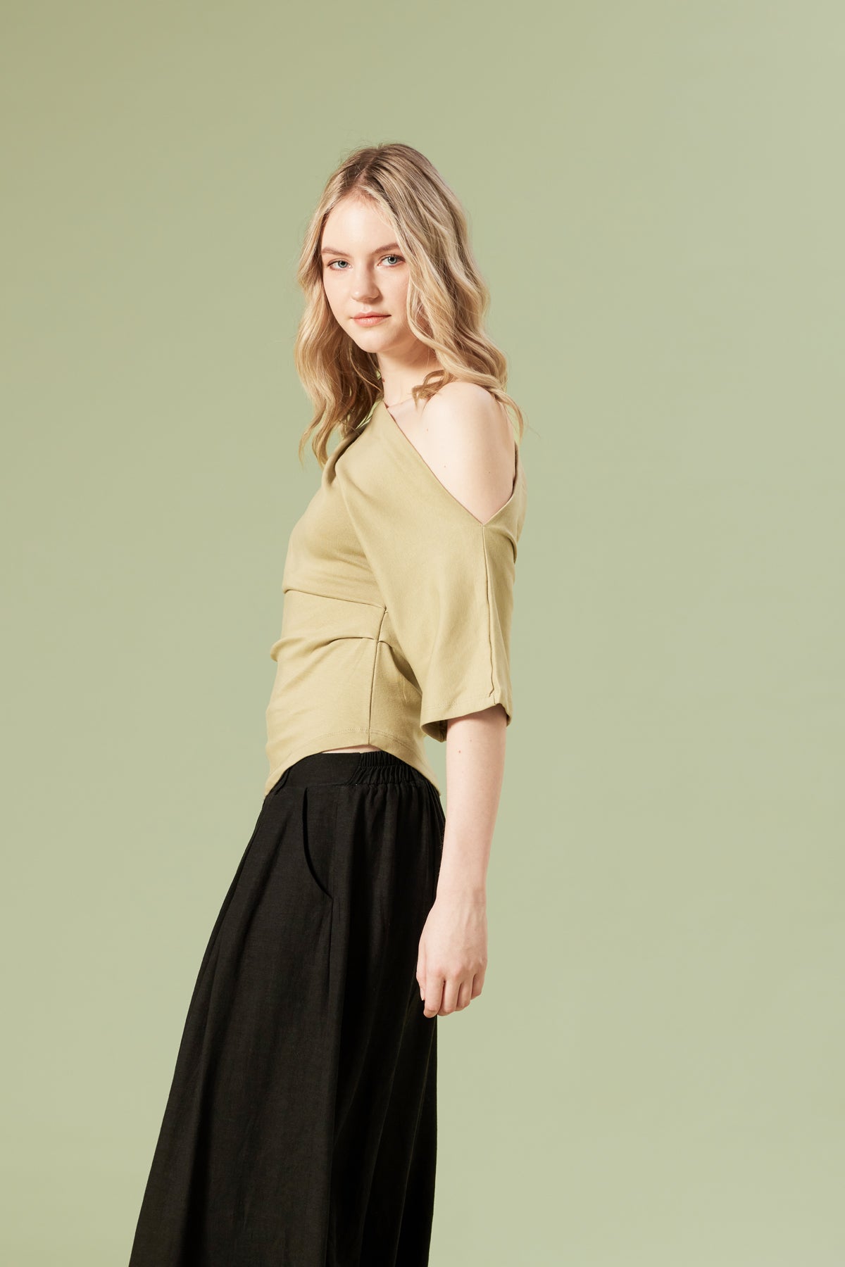DRAPE DETAYLI ASİMETRİK TOP