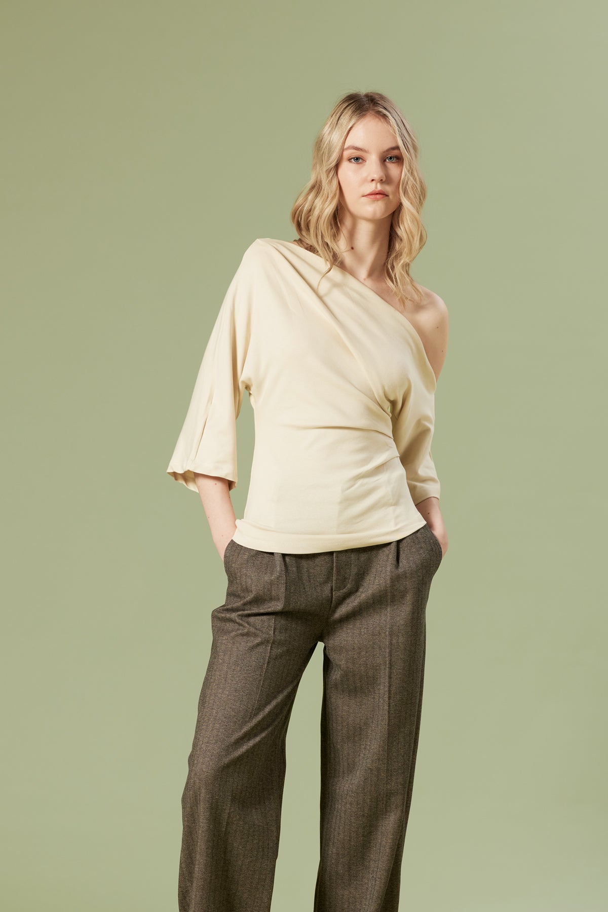 DRAPE DETAYLI ASİMETRİK TOP