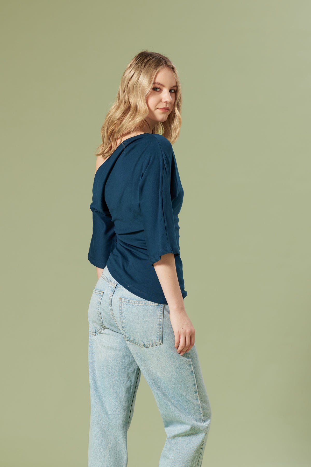 DRAPE DETAYLI ASİMETRİK TOP