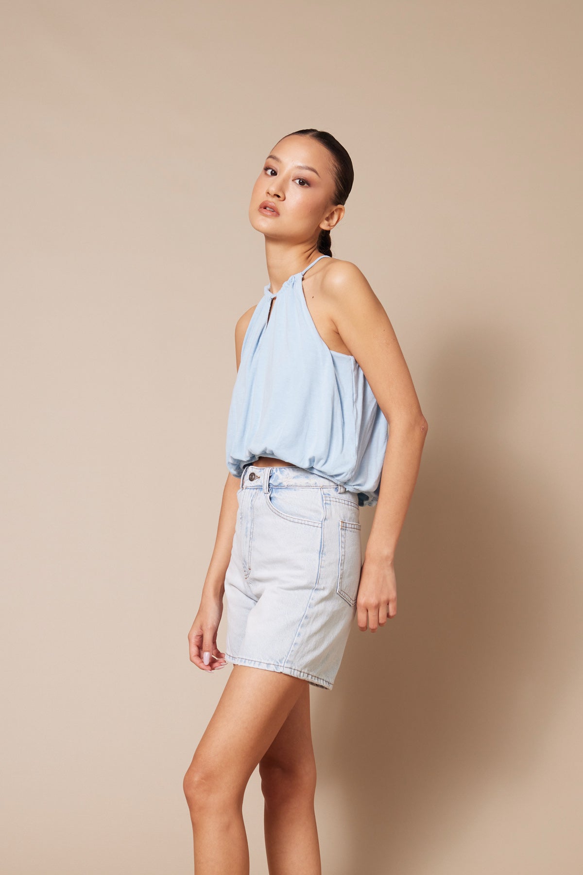 Halter Yaka Pencere Detaylı Balon Crop Top