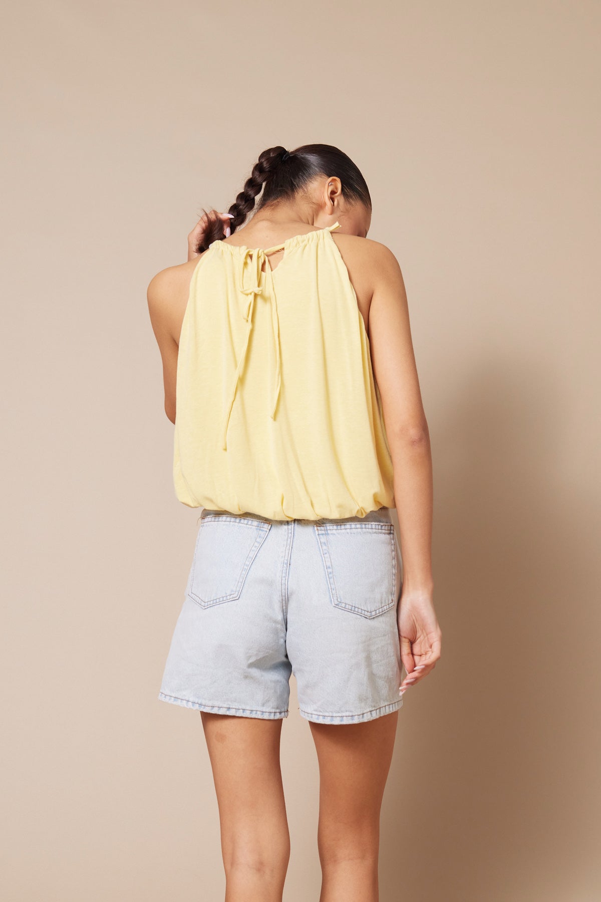 Halter Yaka Pencere Detaylı Balon Crop Top
