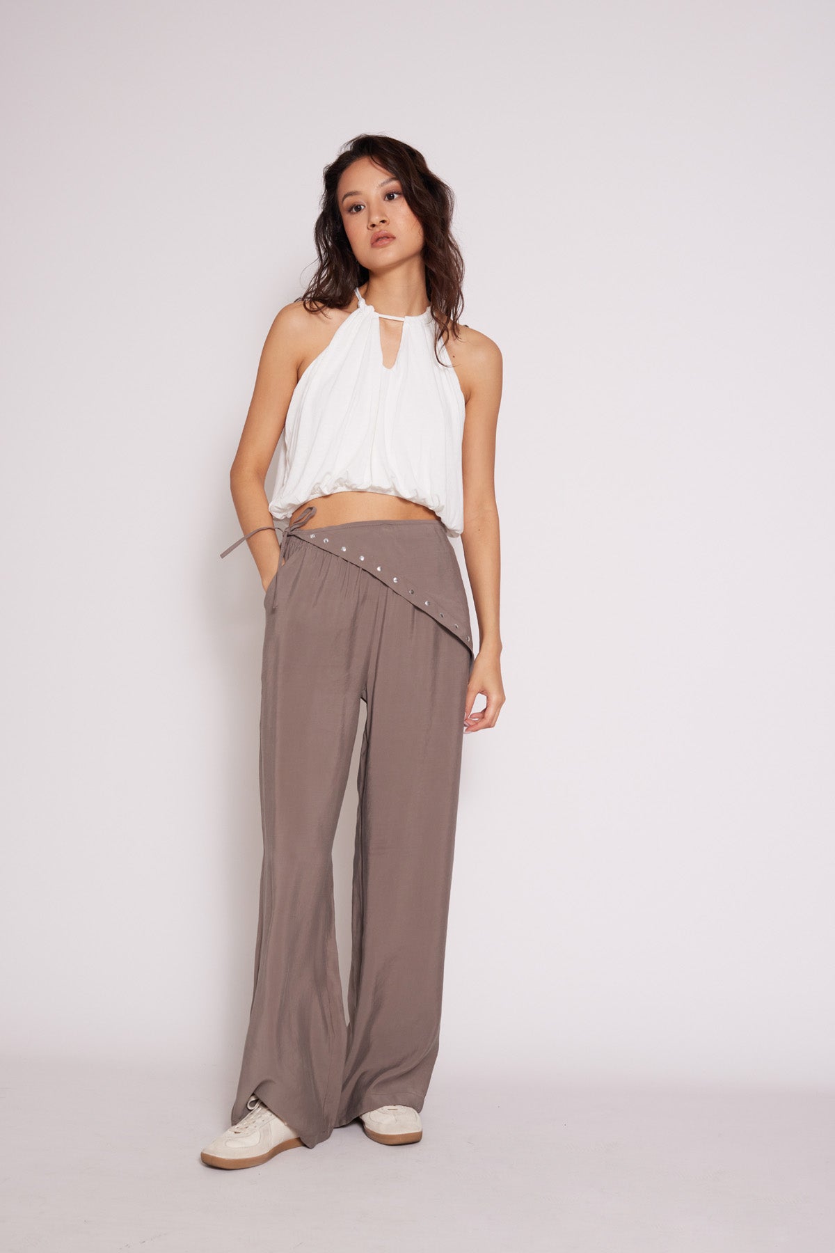 Halter Yaka Pencere Detaylı Balon Crop Top