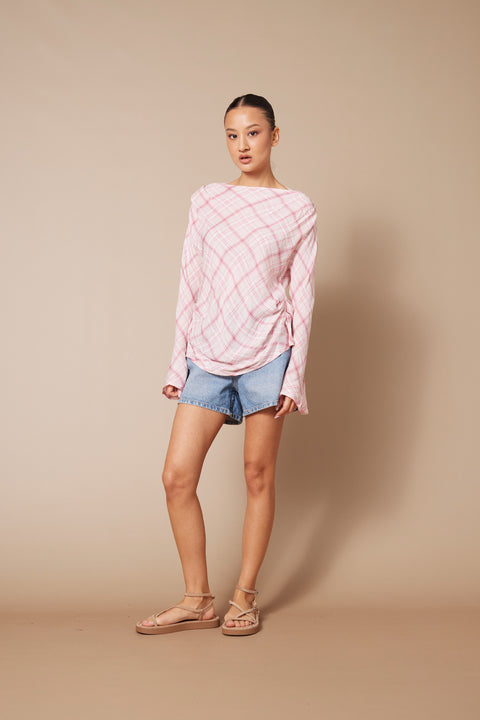 PEMBE — PİLİLİ KARELİ BLUZ