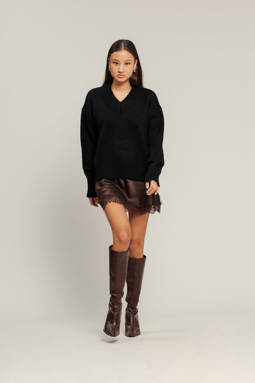 Triko ve Satenin Büyüleyici Uyumu: Nisan Triko ile Modern Dokunuşlar