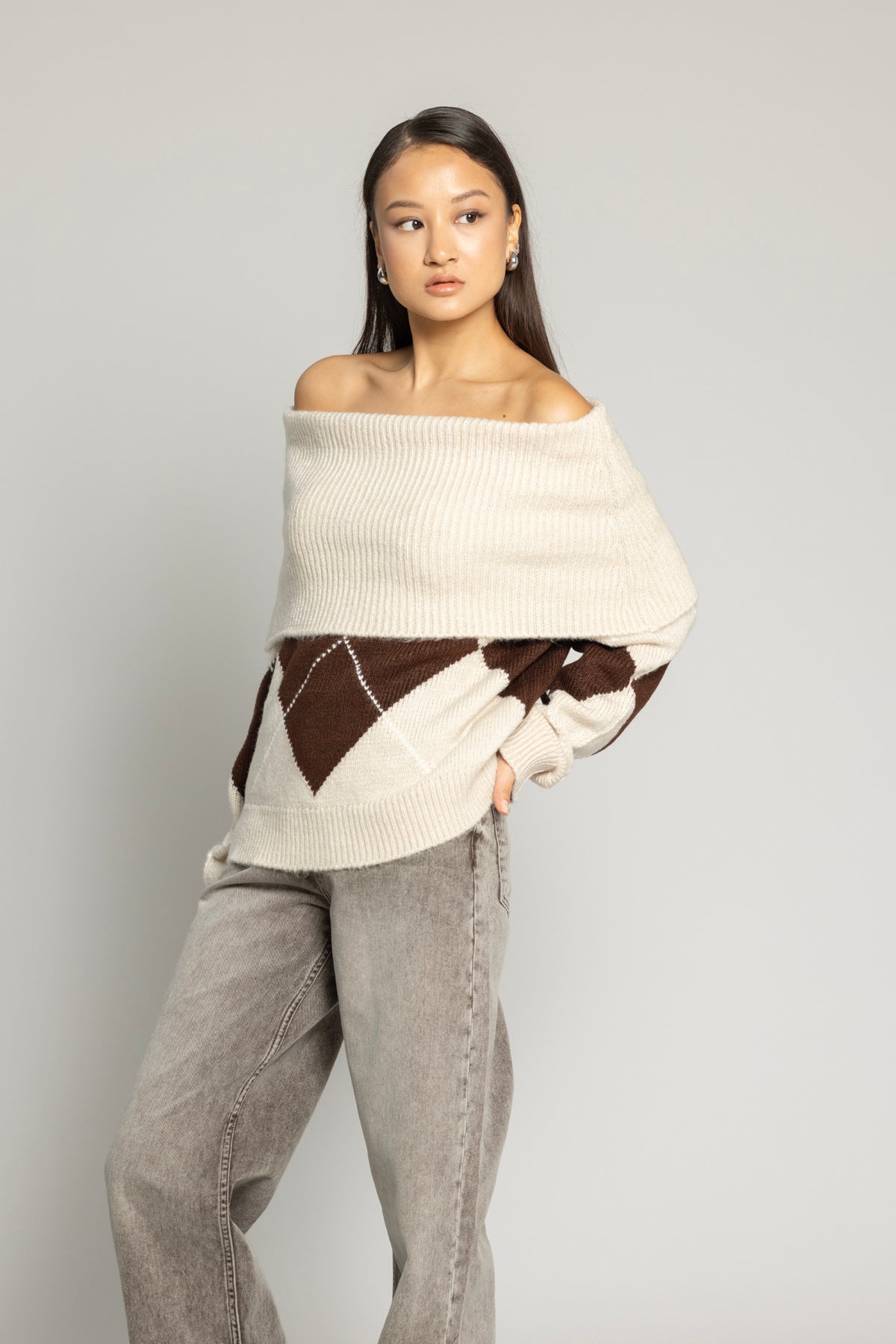 BAKLAVA DESEN MADONNA YAKA KAZAK