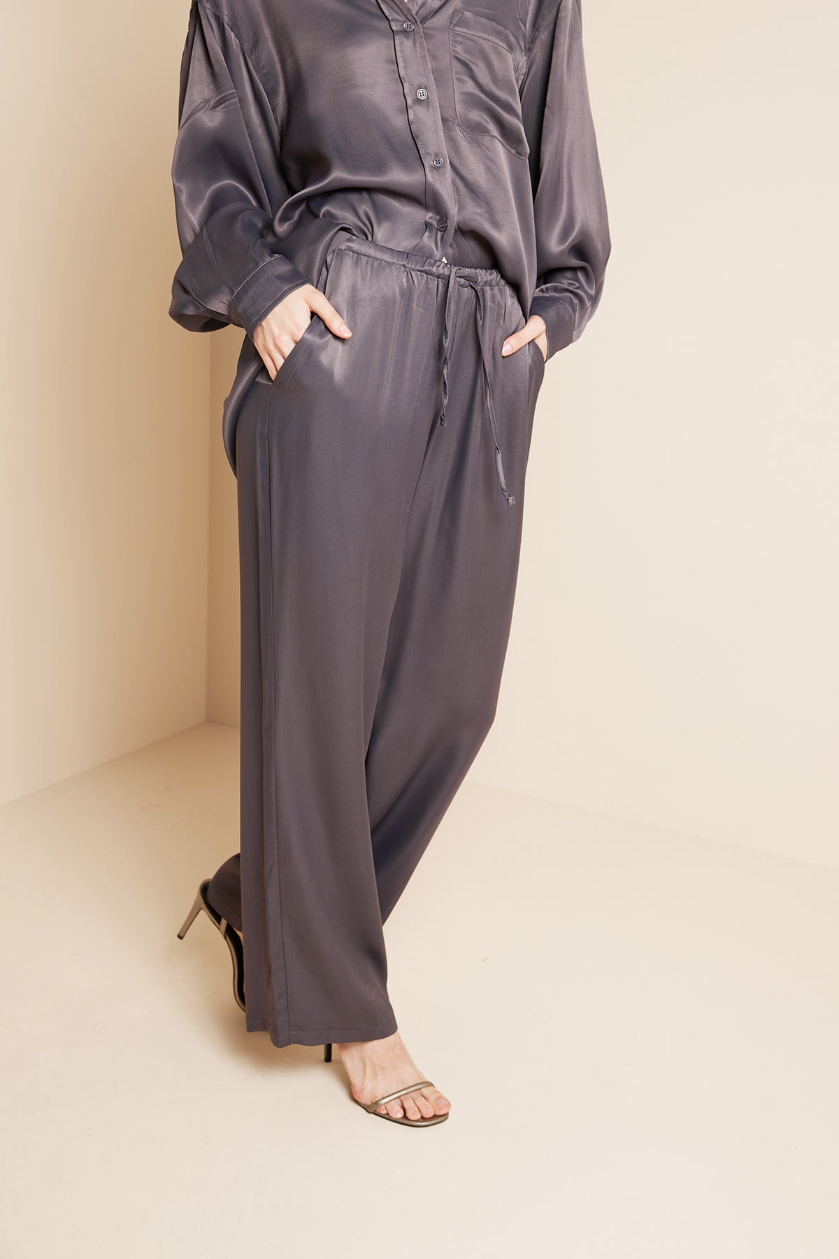 BELİ BAĞLAMALI SATEN PANTOLON