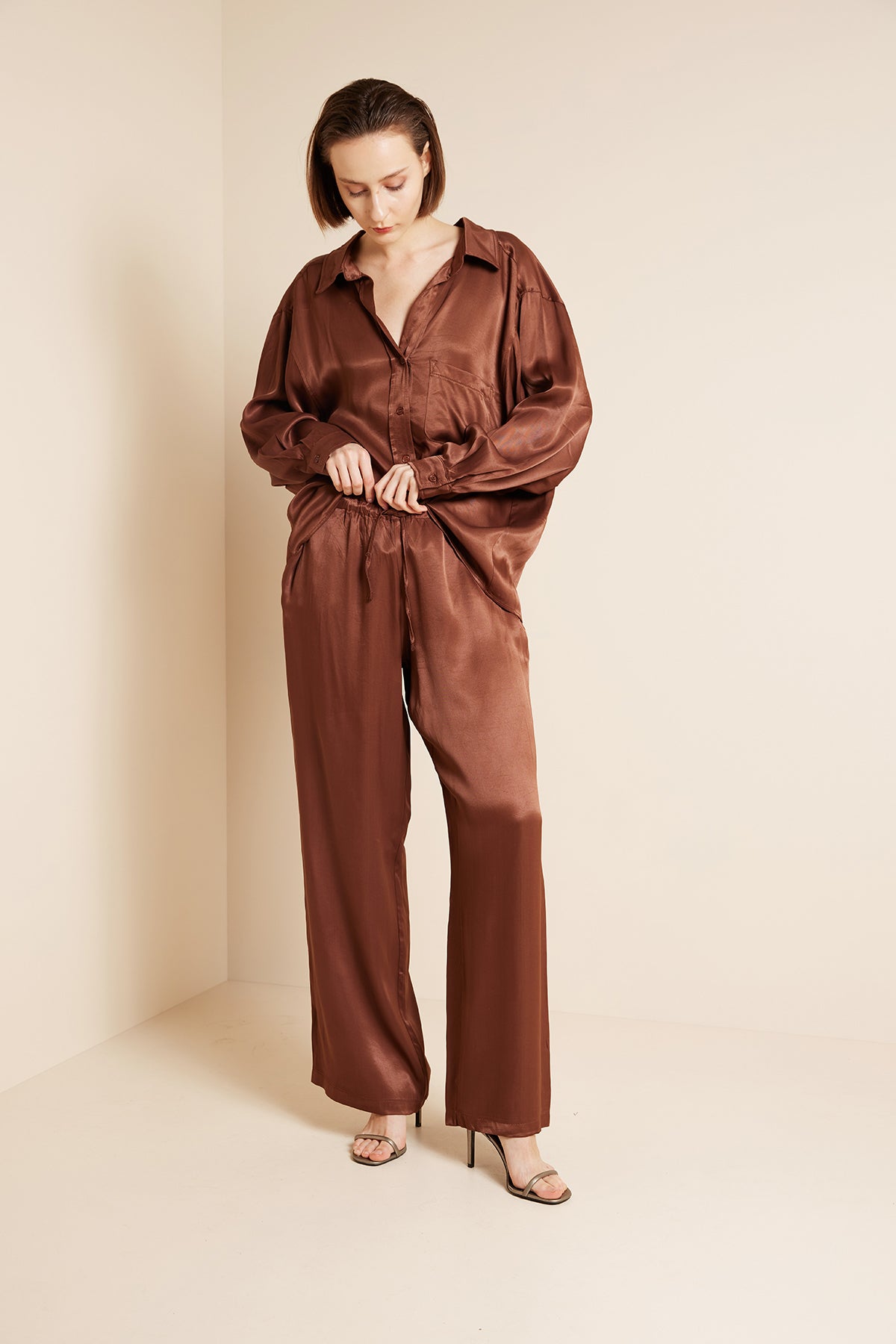 BELİ BAĞLAMALI SATEN PANTOLON