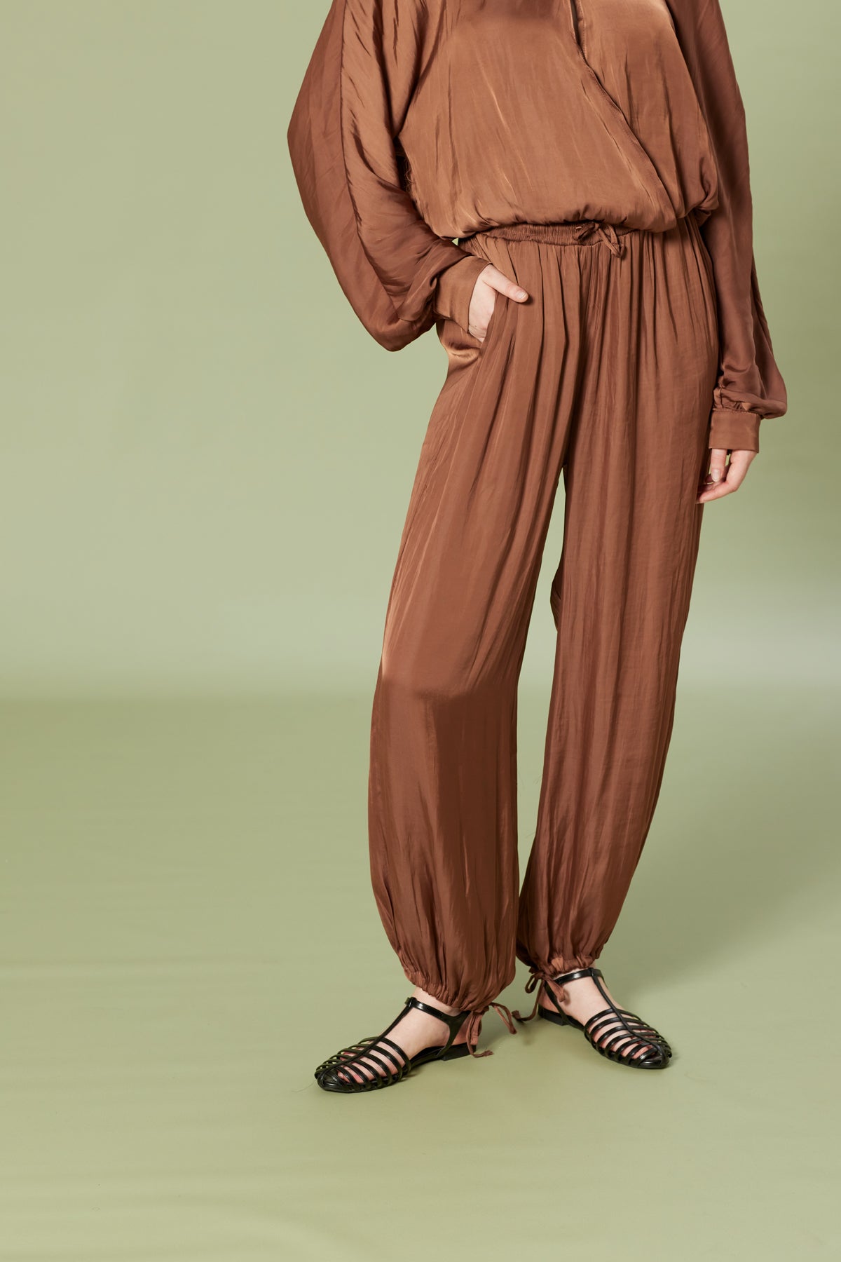 BELİ LASTİKLİ BALON PANTOLON