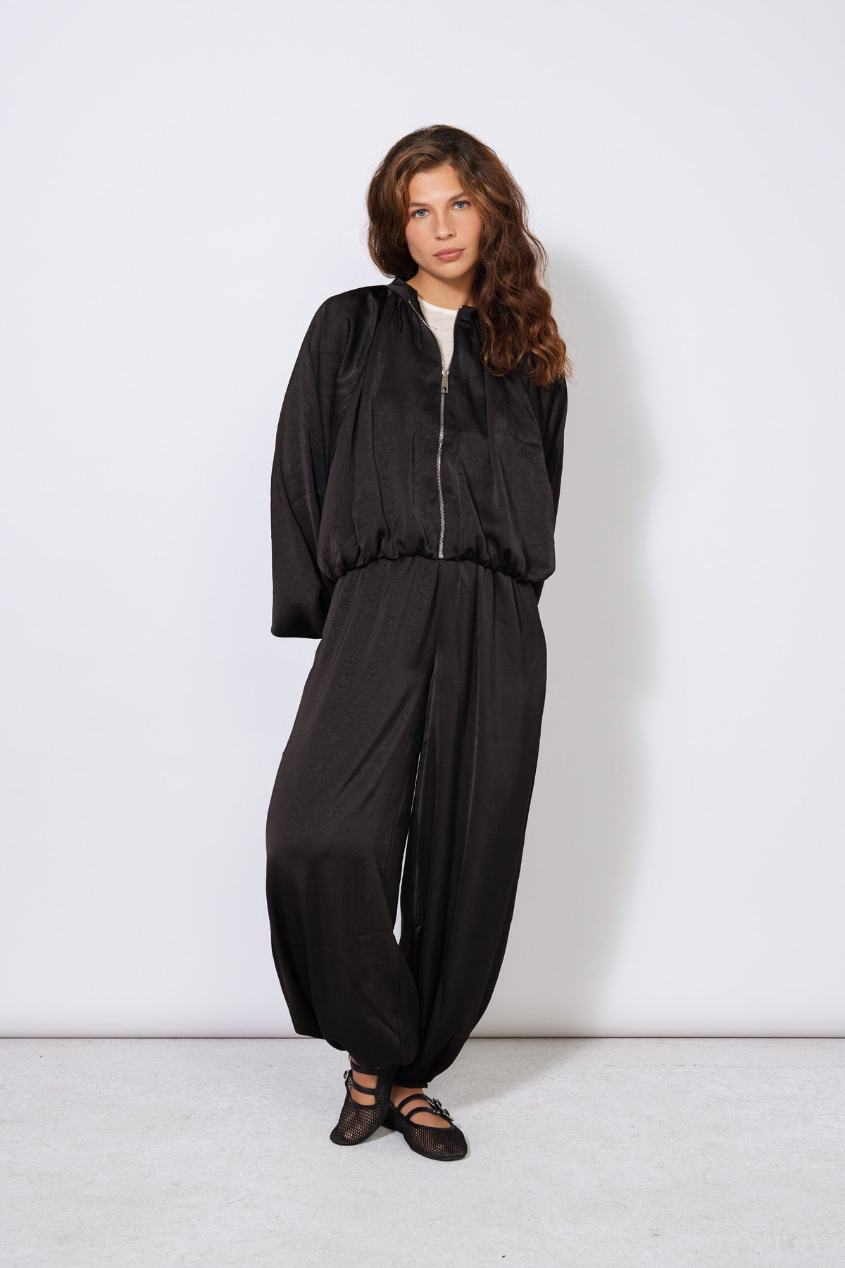 BELİ LASTİKLİ DOKULU SATEN BALON PANTOLON