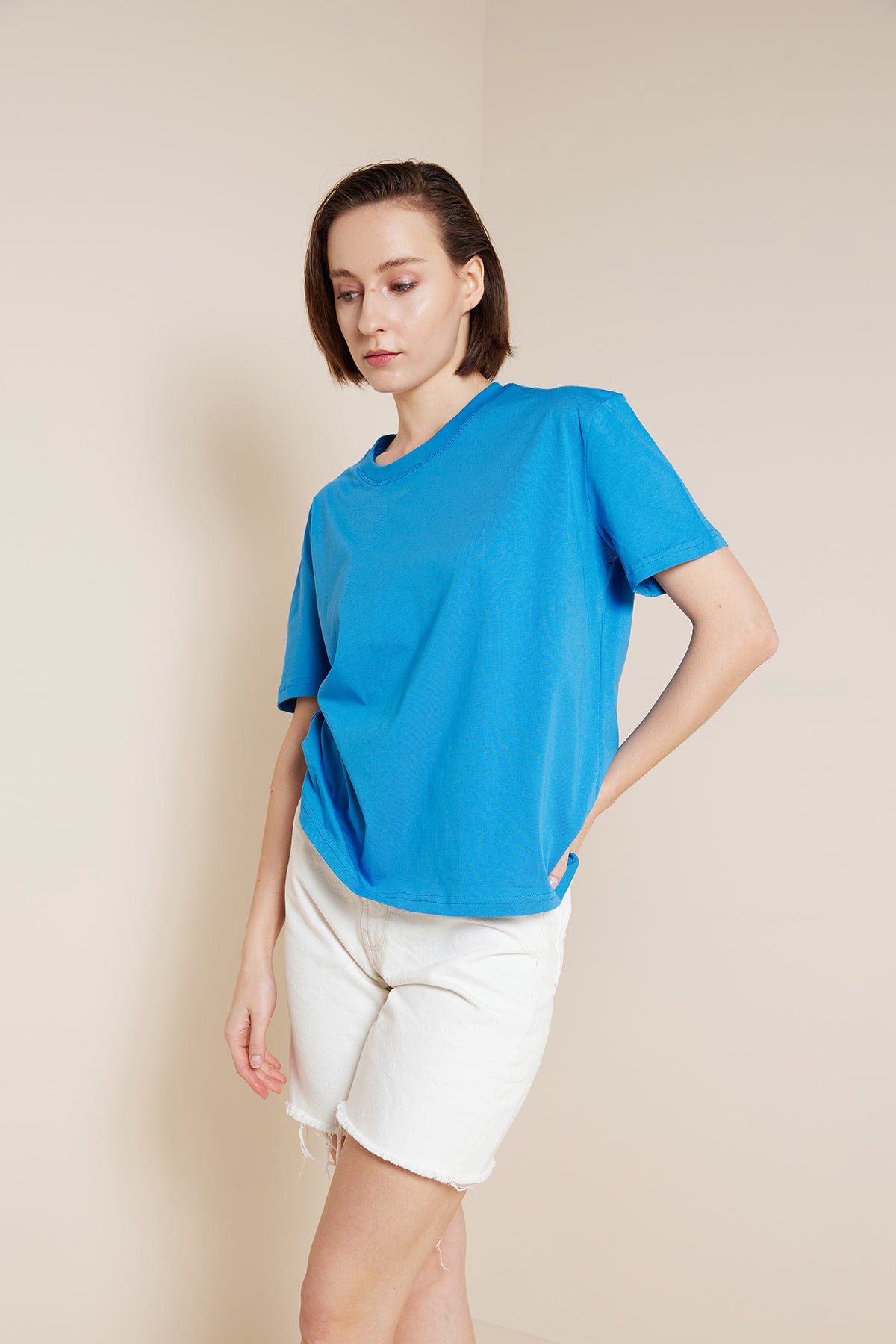BİSİKLET YAKA KISA KOLLU T-SHIRT
