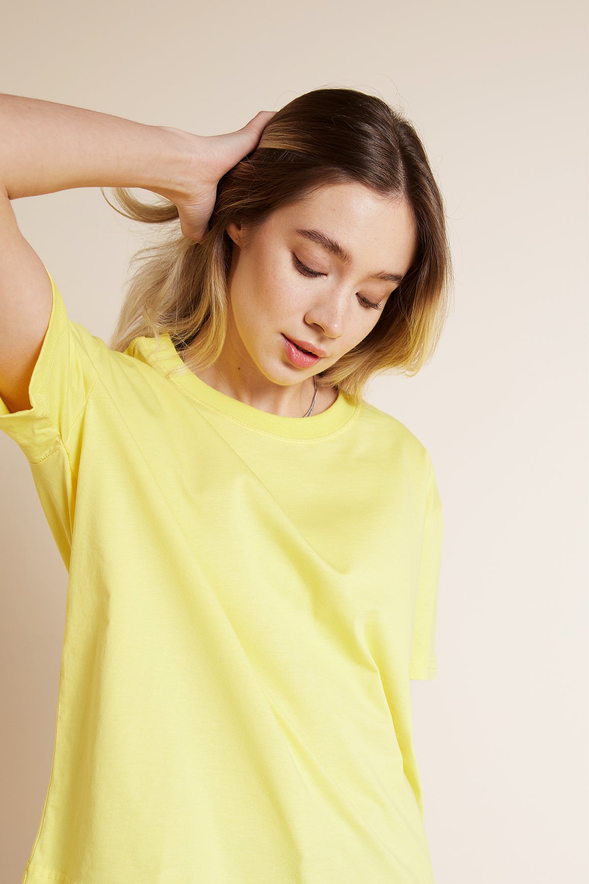 BİSİKLET YAKA KISA KOLLU T-SHIRT