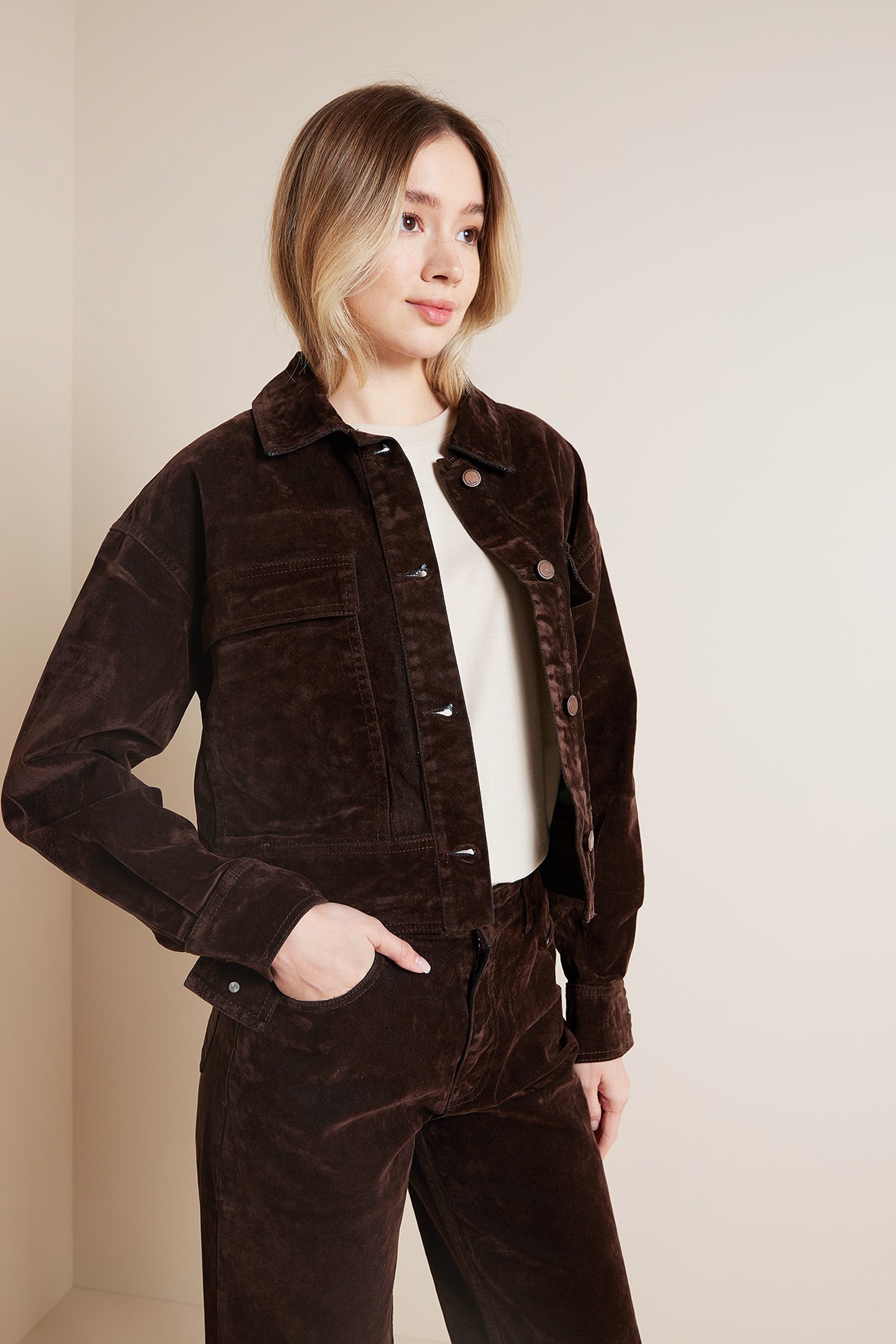 CEP DETAYLI FLOKLU DENIM CEKET