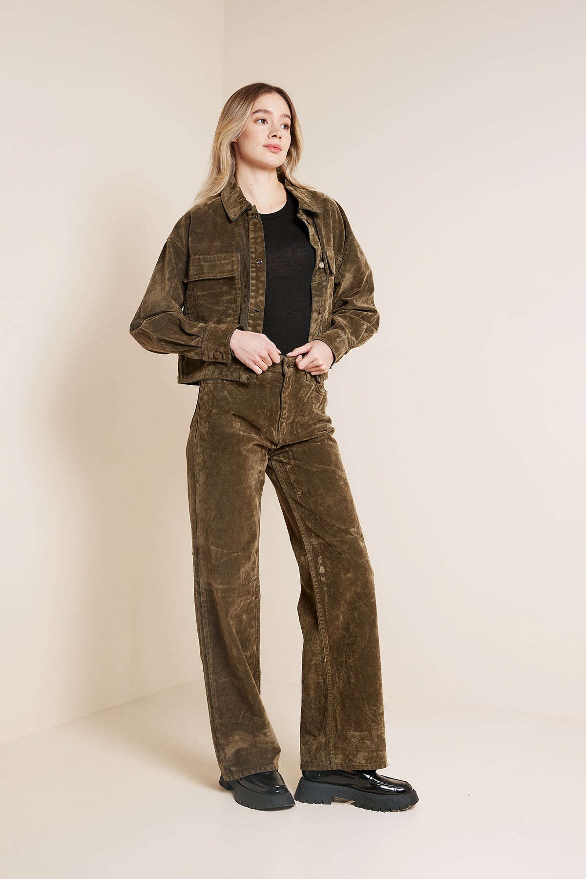 CEP DETAYLI FLOKLU DENIM CEKET