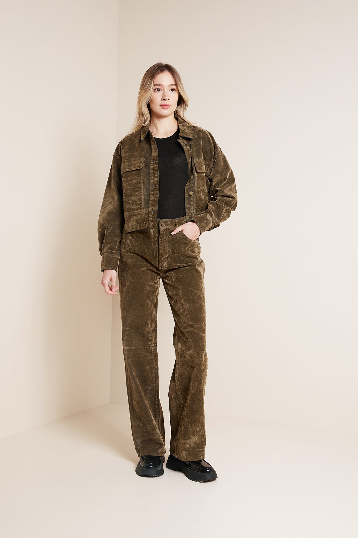 CEP DETAYLI FLOKLU DENIM CEKET