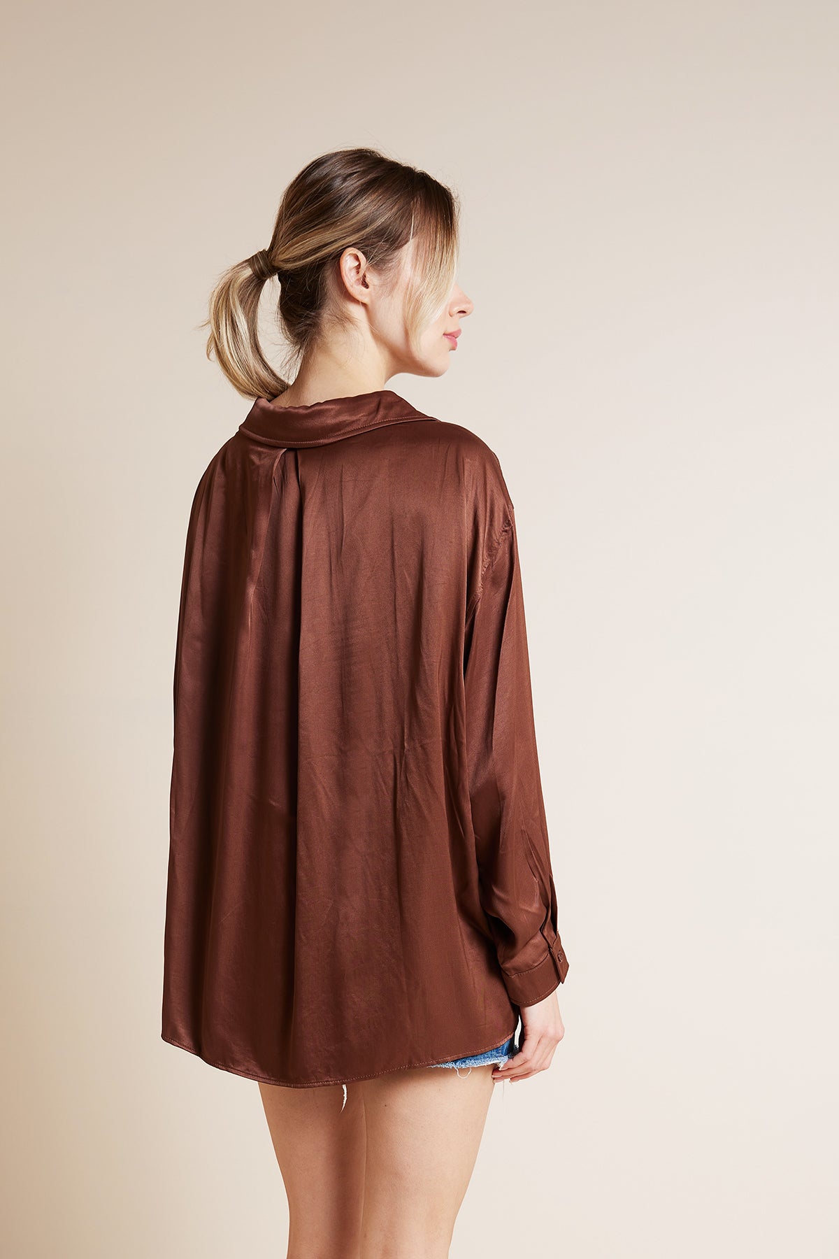 CEPLİ OVERSIZE SATEN GÖMLEK