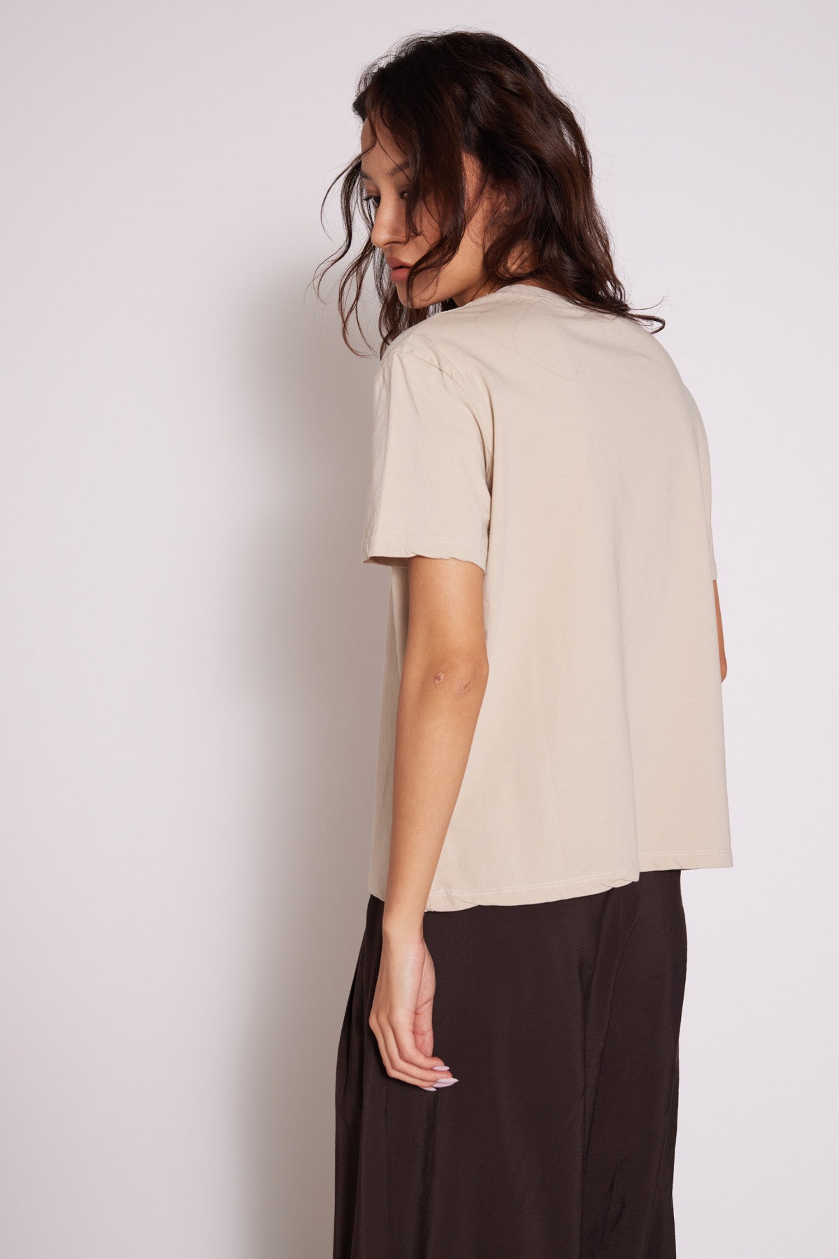 CUTWORK NAKIŞ DETAYLI KISA KOLLU T-SHIRT
