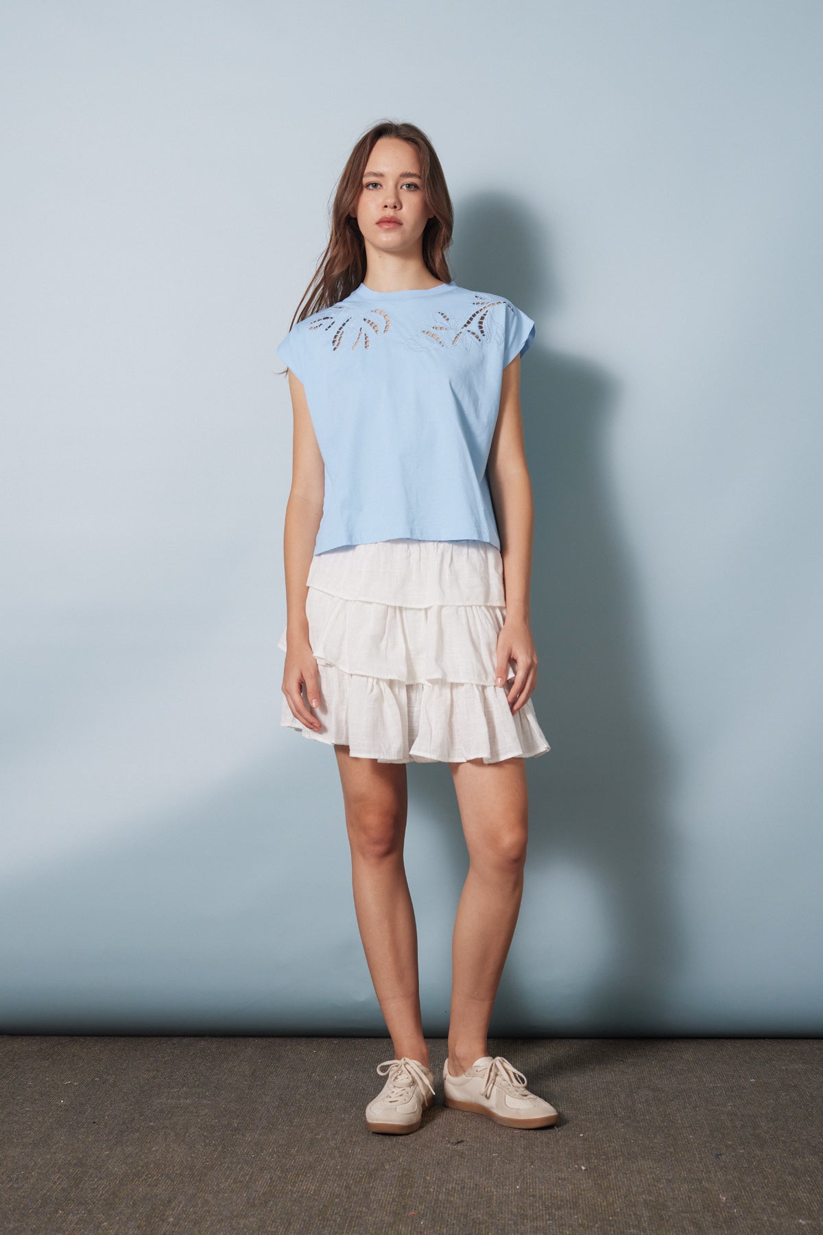 CUTWORK NAKIŞ DETAYLI T-SHIRT