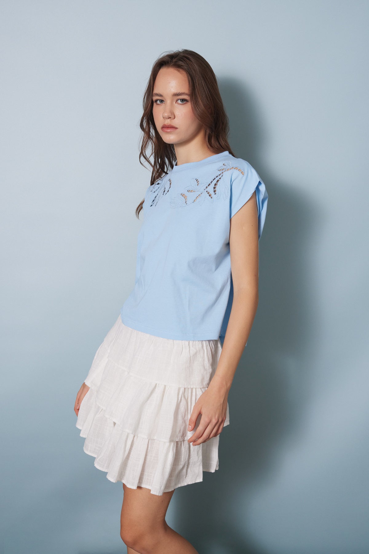 CUTWORK NAKIŞ DETAYLI T-SHIRT