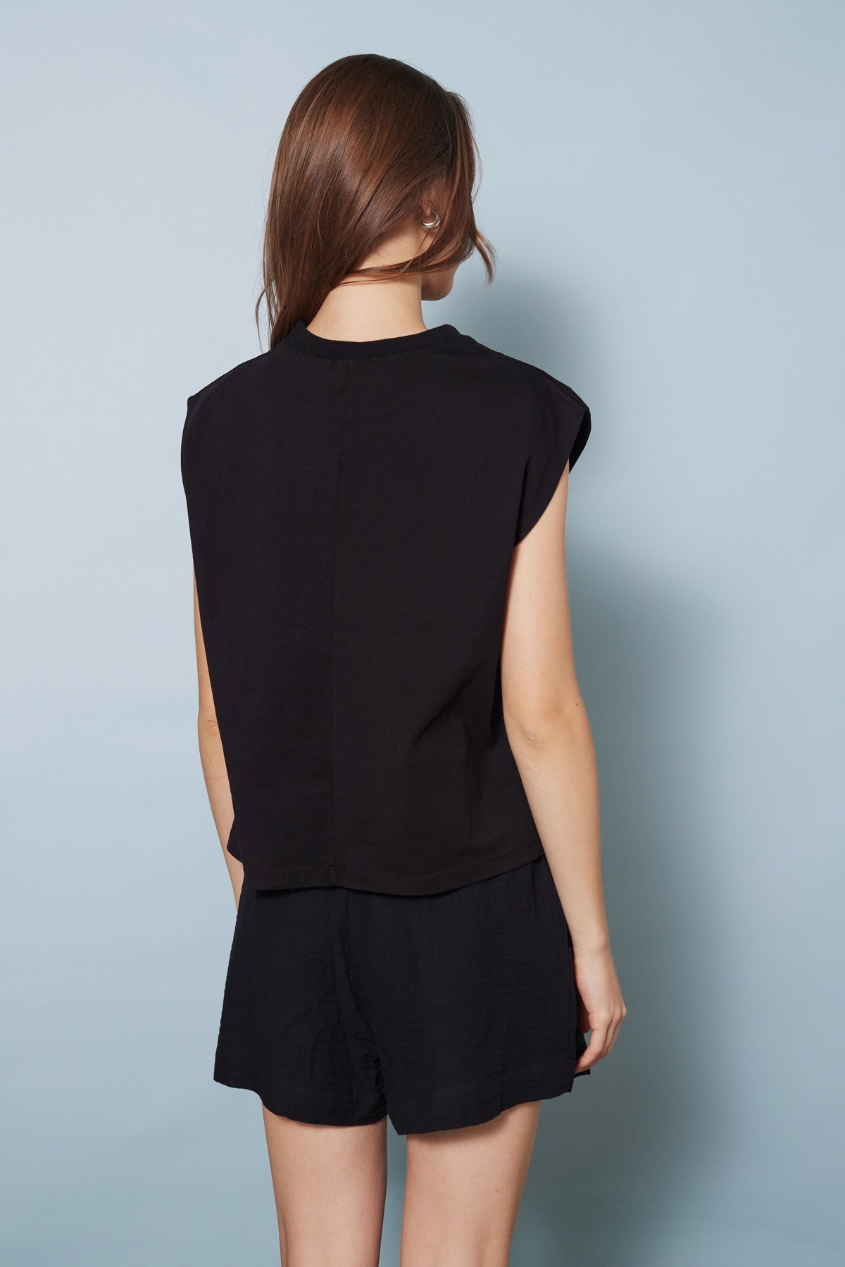 CUTWORK NAKIŞ DETAYLI T-SHIRT