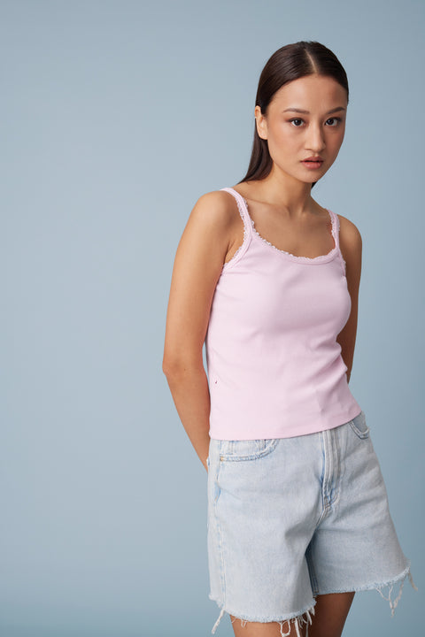 PEMBE — DANTEL DETAYLI ATLET