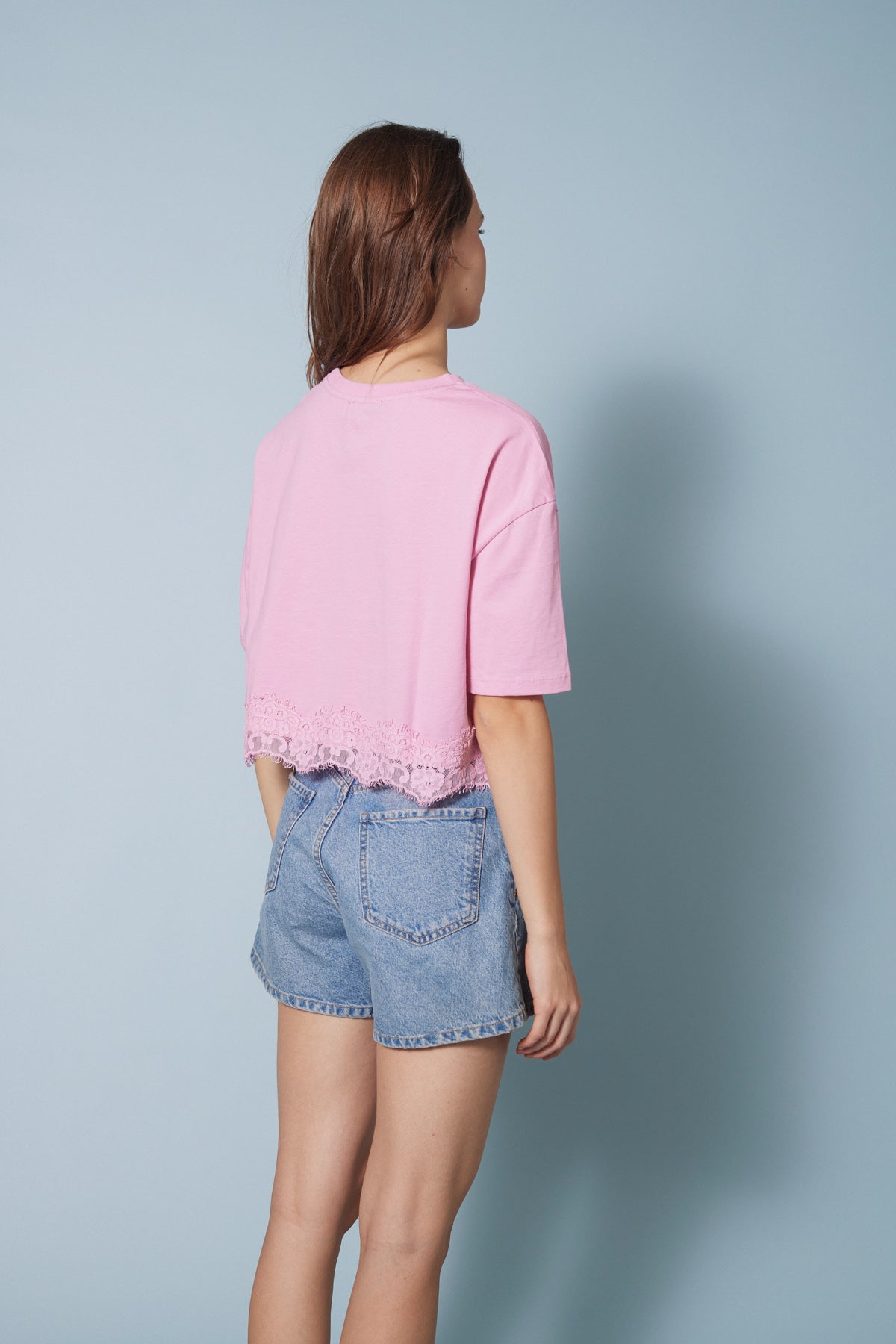 DANTEL DETAYLI KISA KOLLU T-SHIRT