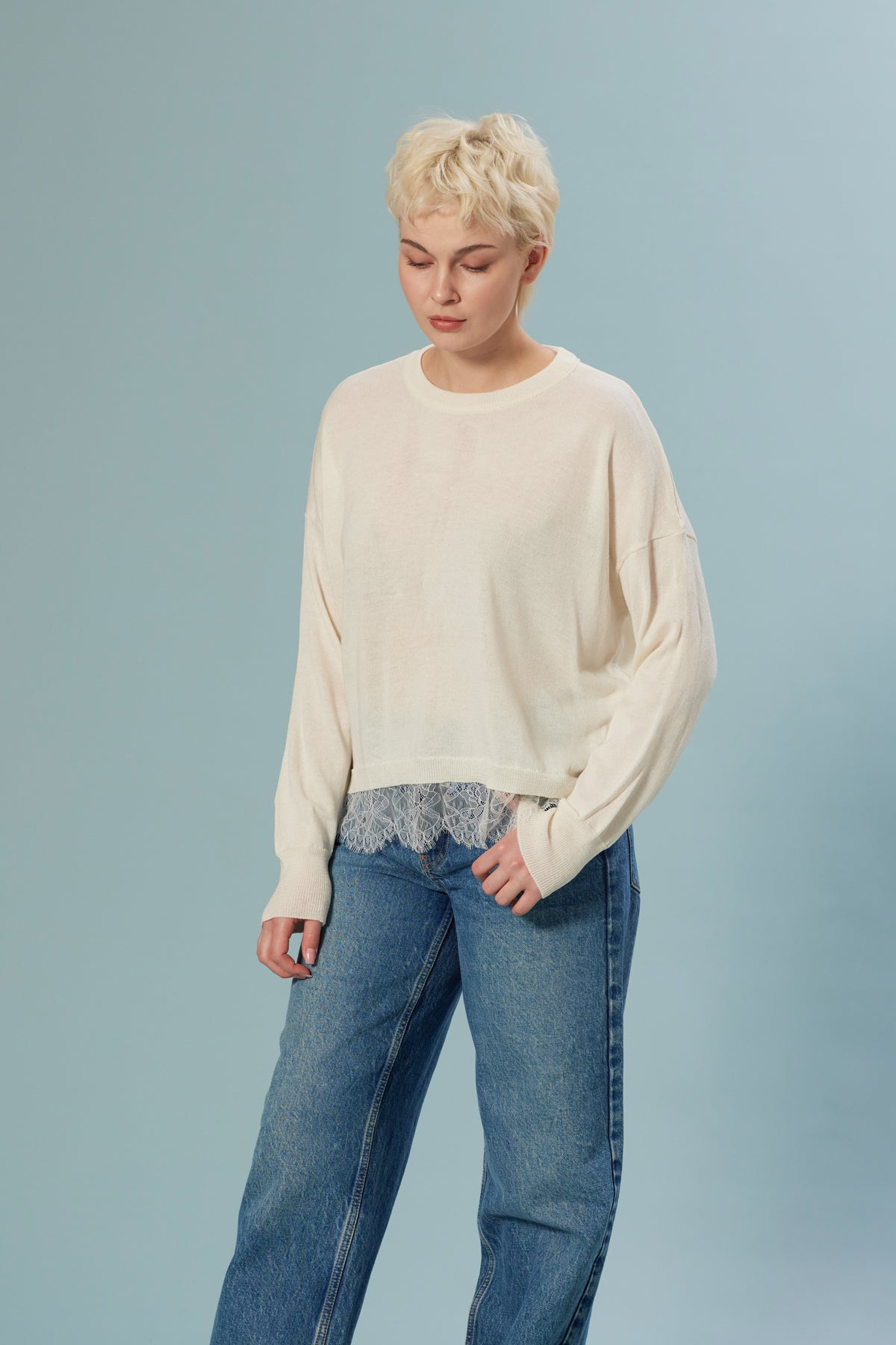 DANTEL DETAYLI TRİKO BLUZ