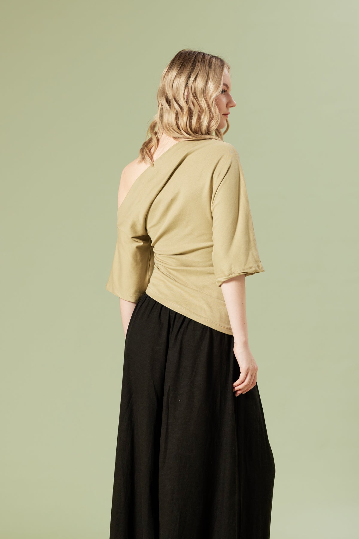 DRAPE DETAYLI ASİMETRİK TOP