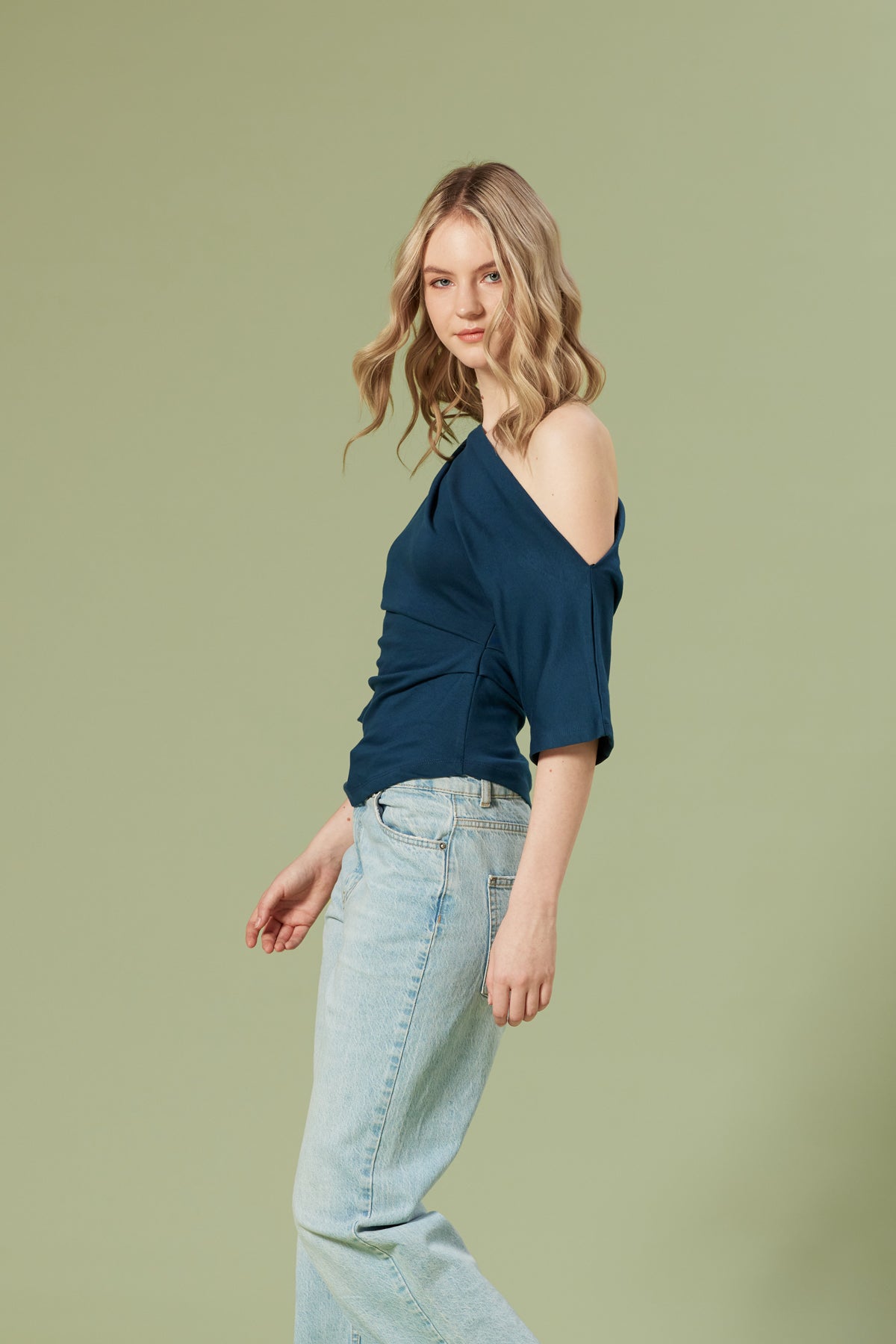 DRAPE DETAYLI ASİMETRİK TOP