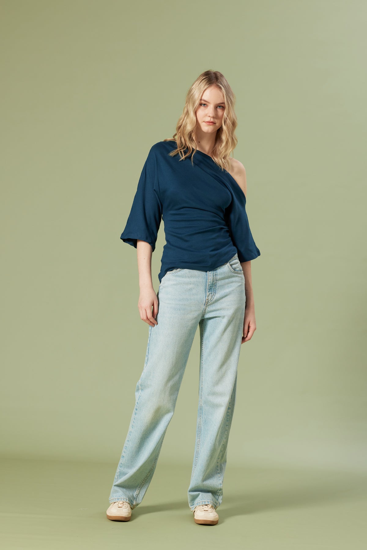 DRAPE DETAYLI ASİMETRİK TOP