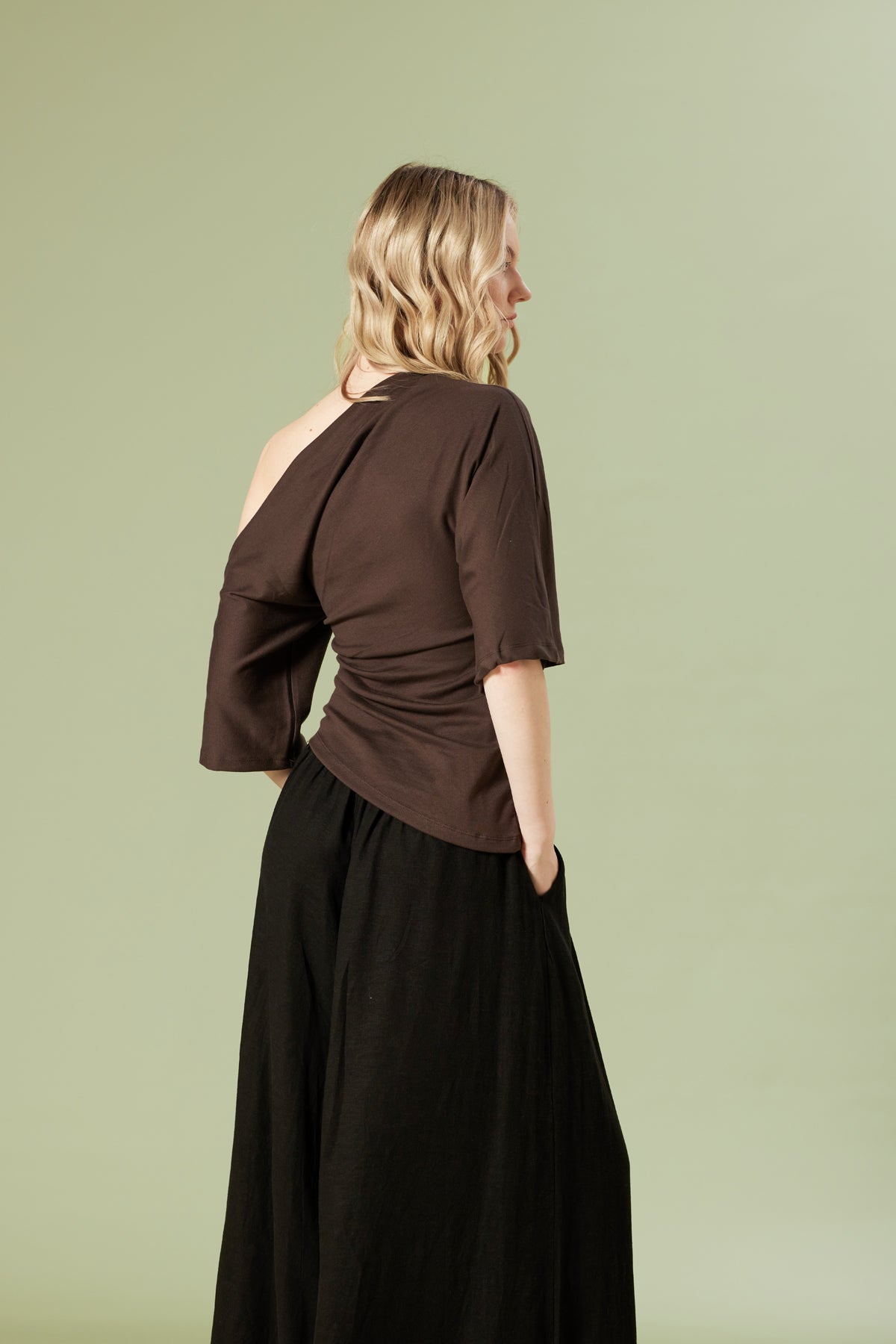 DRAPE DETAYLI ASİMETRİK TOP