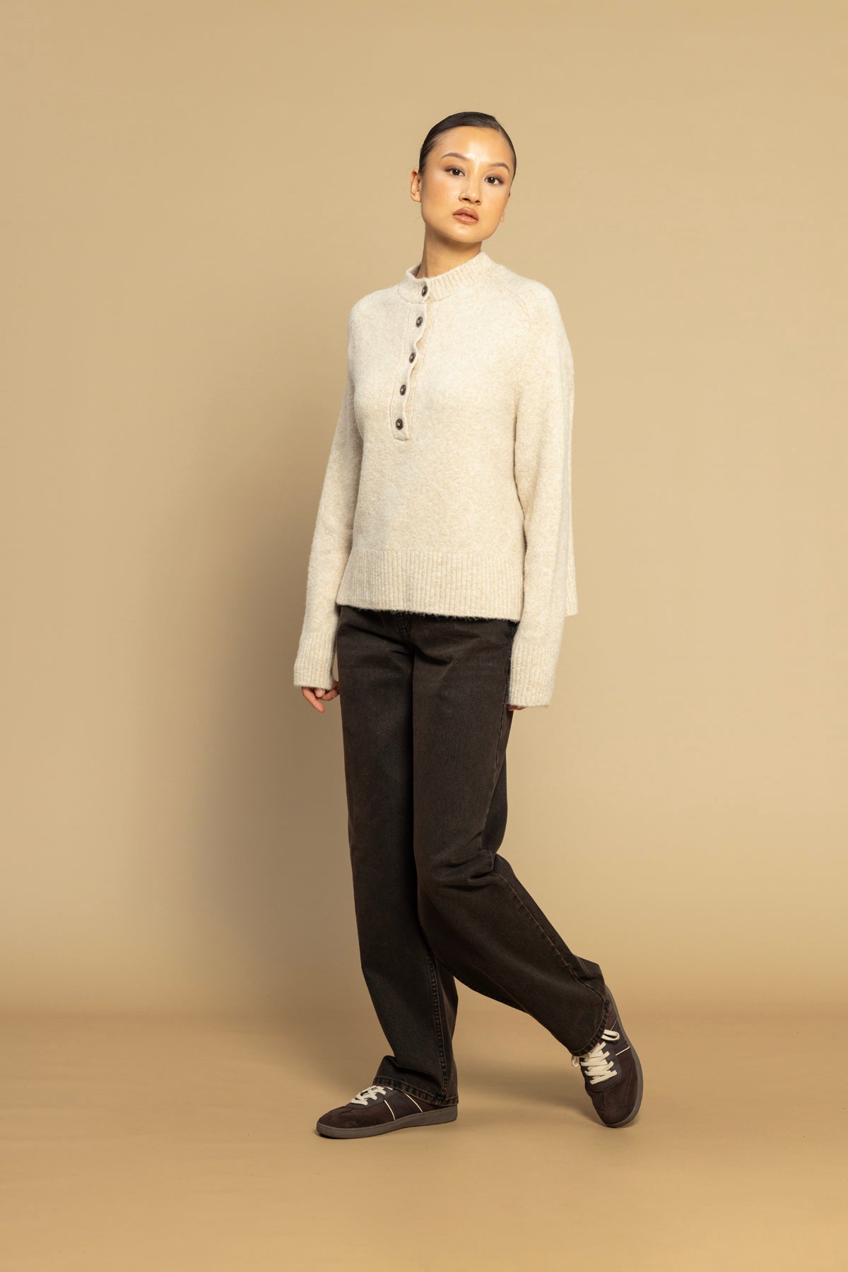 DÜĞMELİ TRİKO KAZAK