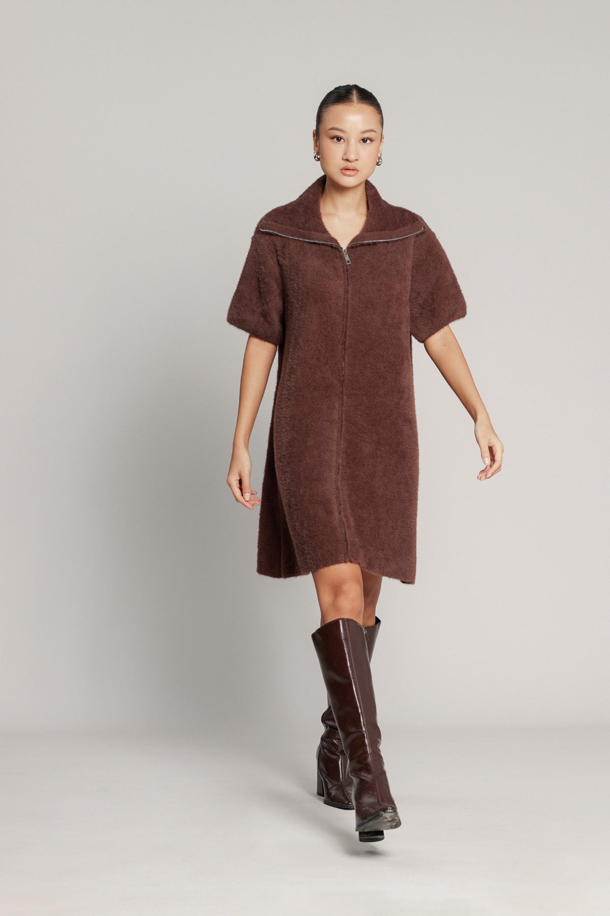 FERMUAR DETAYLI TRİKO ELBİSE