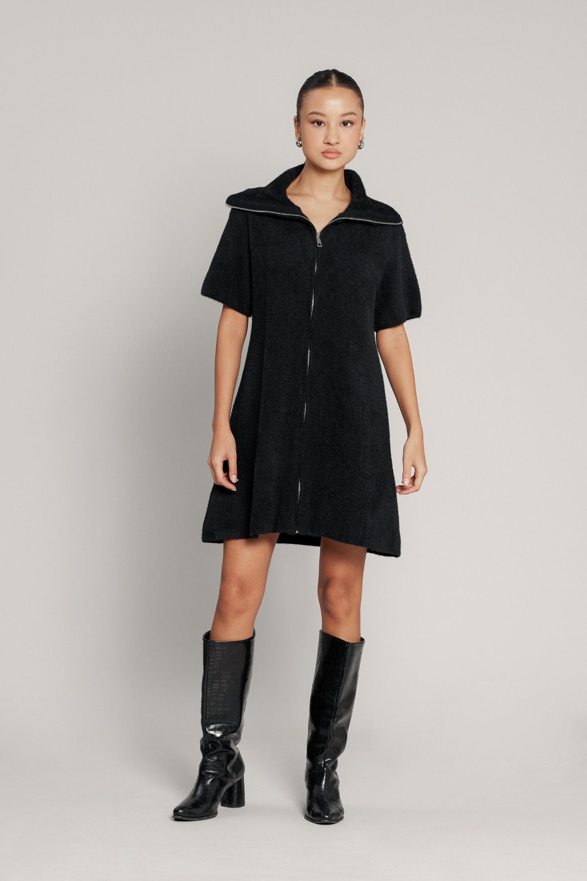 FERMUAR DETAYLI TRİKO ELBİSE