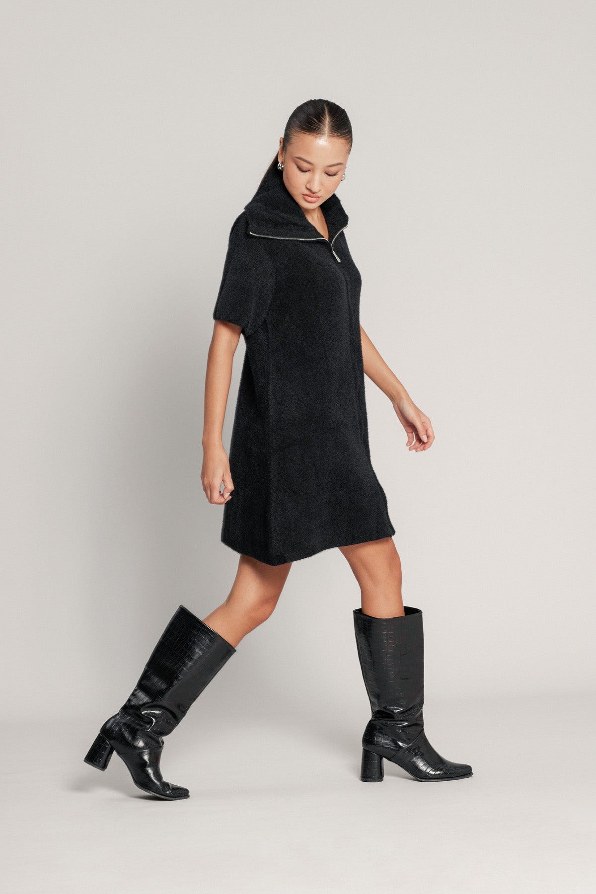 FERMUAR DETAYLI TRİKO ELBİSE