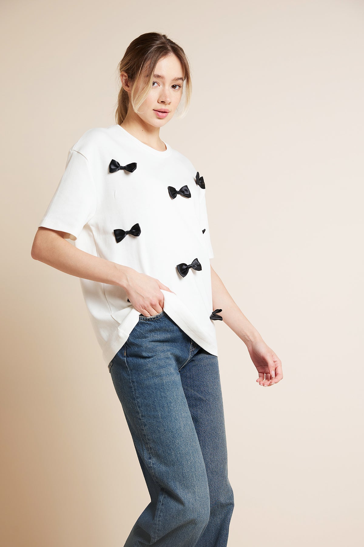 FİYONK DETAYLI BİSİKLET YAKA T-SHIRT