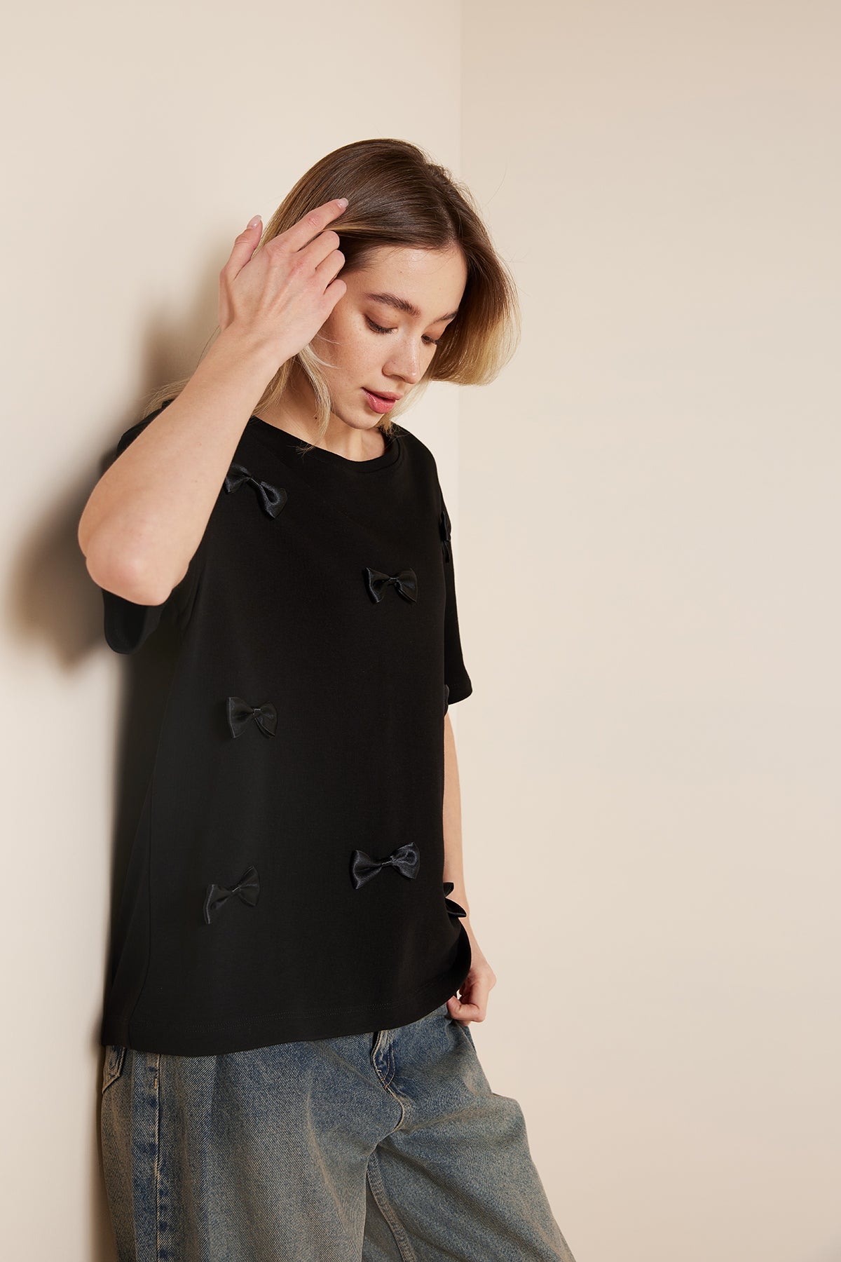 FİYONK DETAYLI BİSİKLET YAKA T-SHIRT