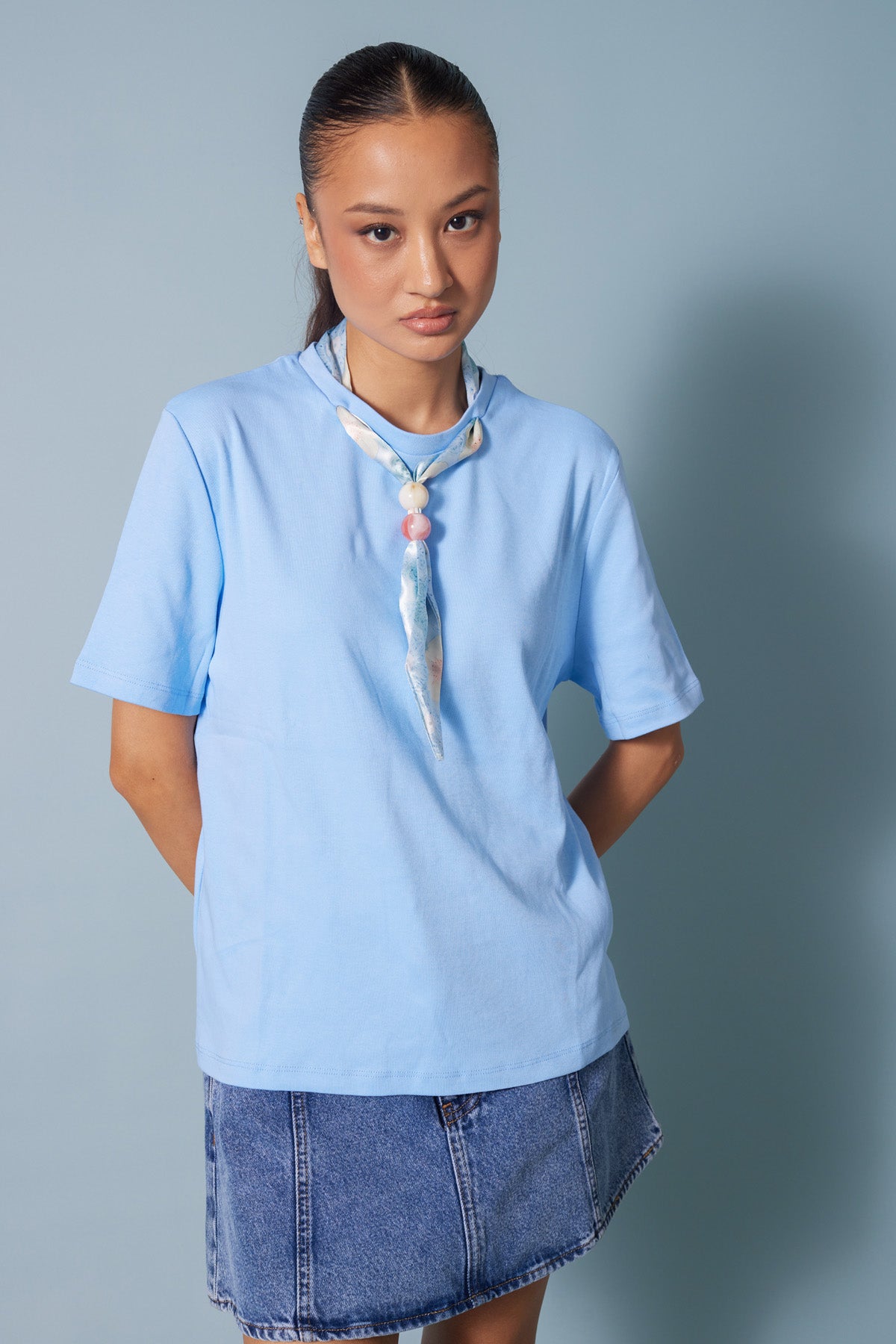 FULARLI BİSİKLET YAKA T-SHIRT