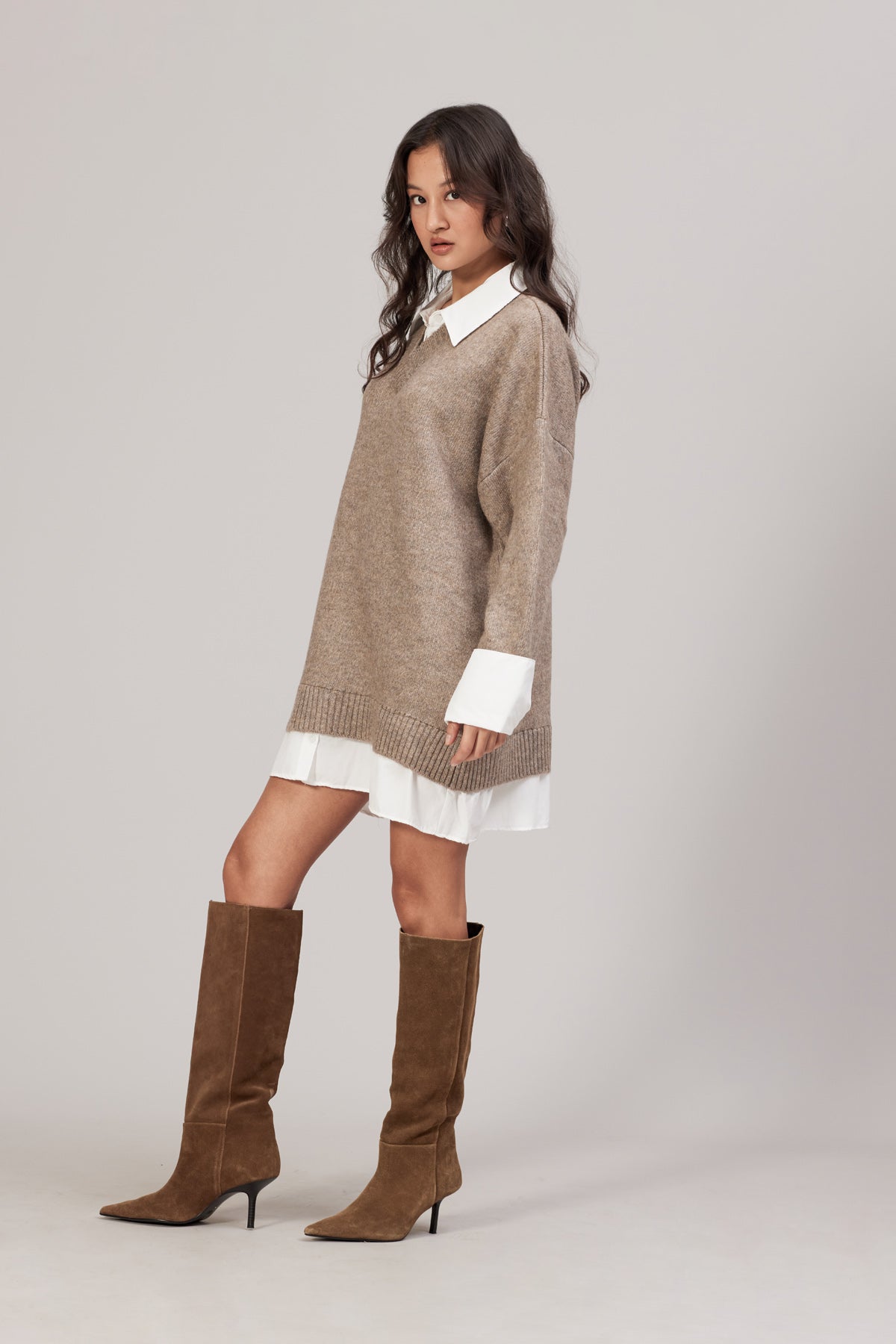 GÖMLEK GÖRÜNÜMLÜ V YAKA ELBİSE