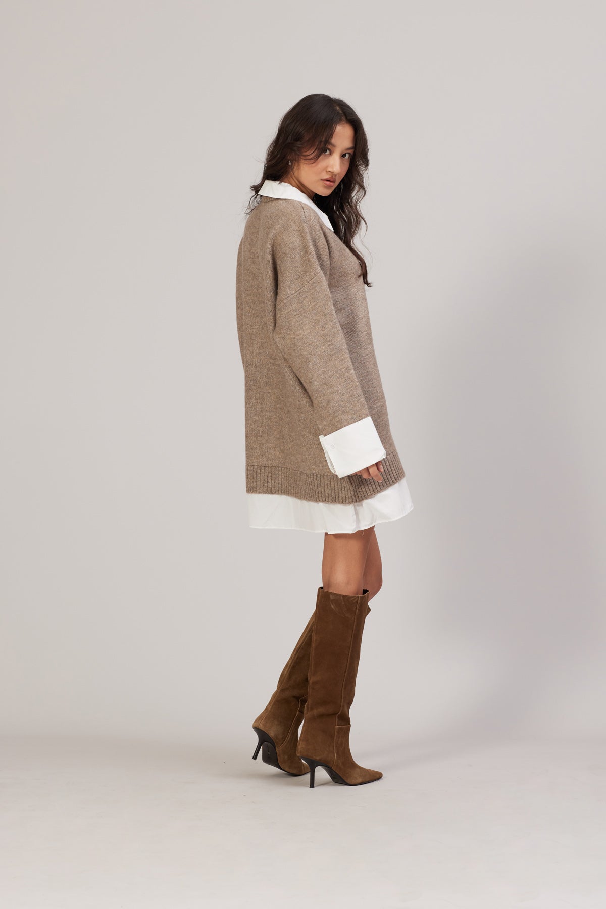 GÖMLEK GÖRÜNÜMLÜ V YAKA ELBİSE