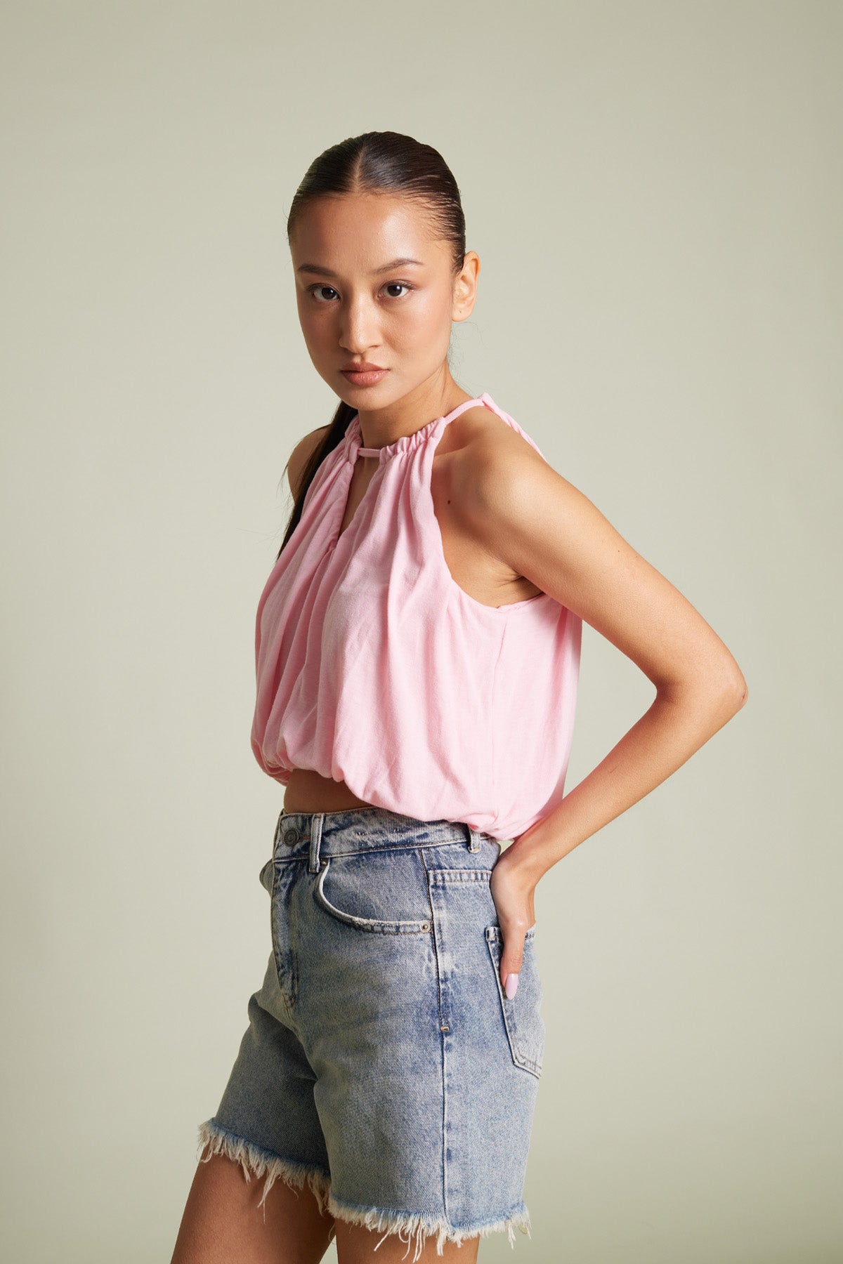 Halter Yaka Pencere Detaylı Balon Crop Top
