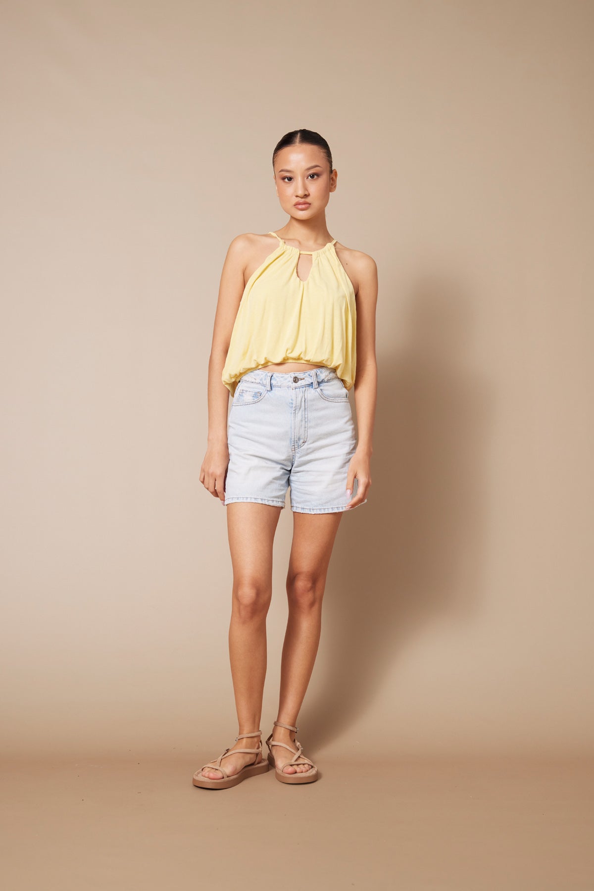 Halter Yaka Pencere Detaylı Balon Crop Top
