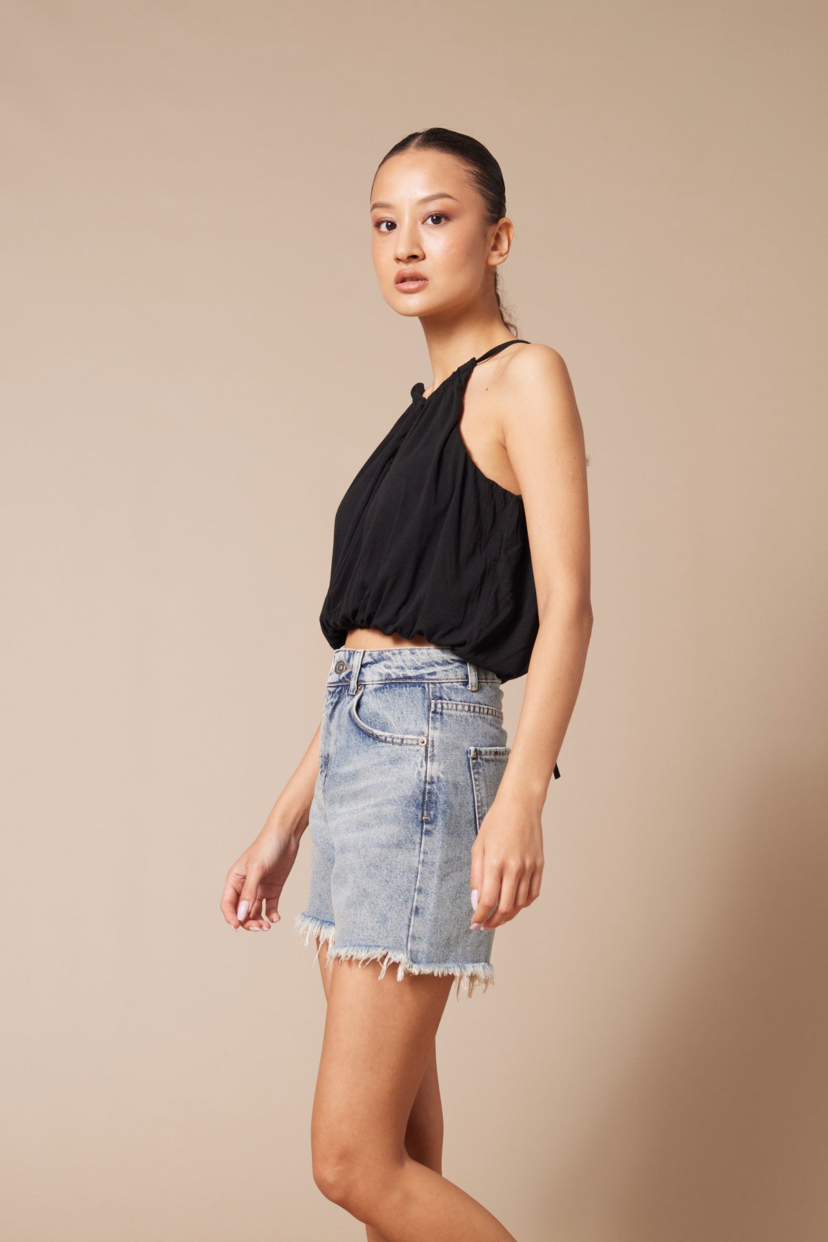 Halter Yaka Pencere Detaylı Balon Crop Top