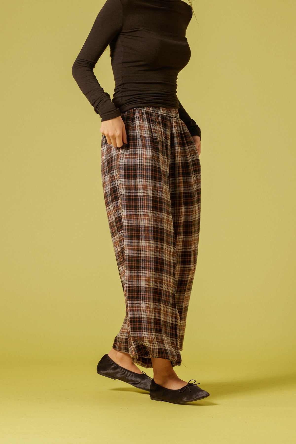 KARELİ BALON PANTOLON