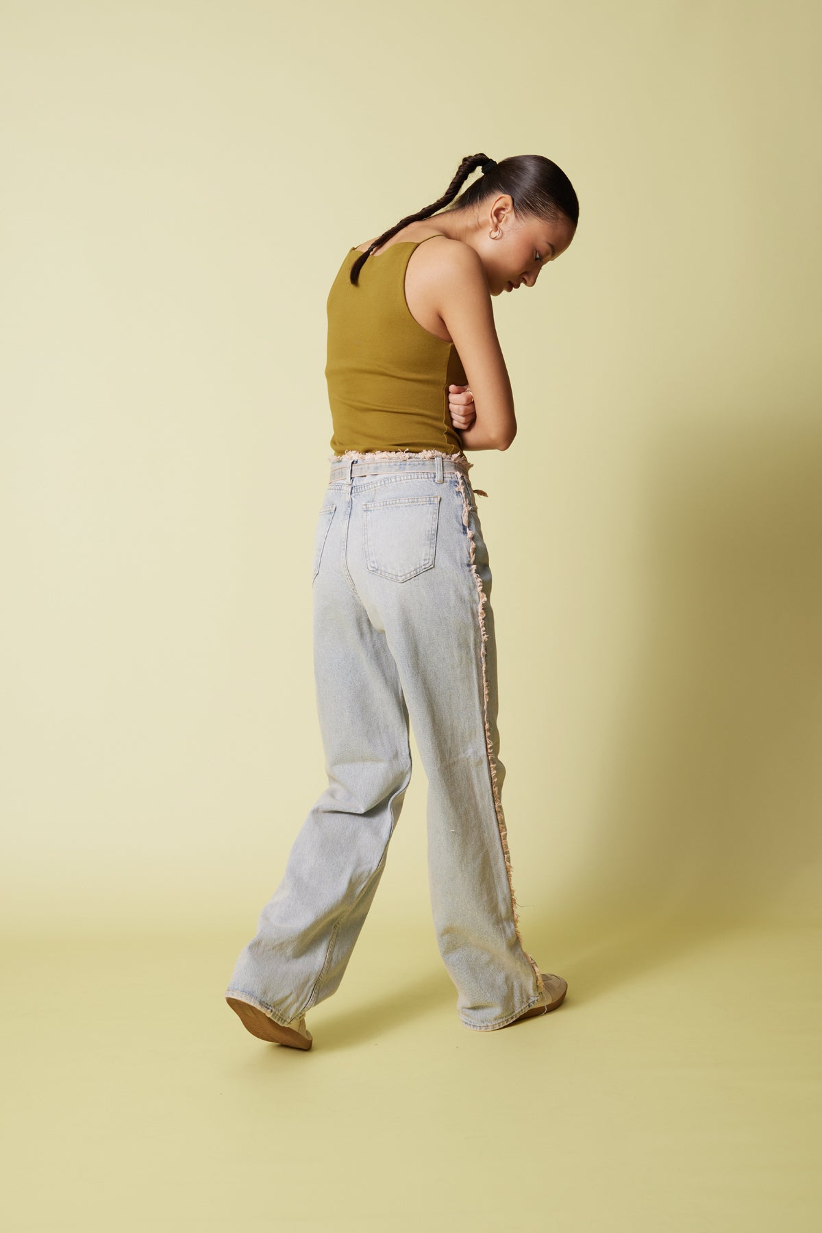 KEMER DETAYLI DENIM PANTOLON