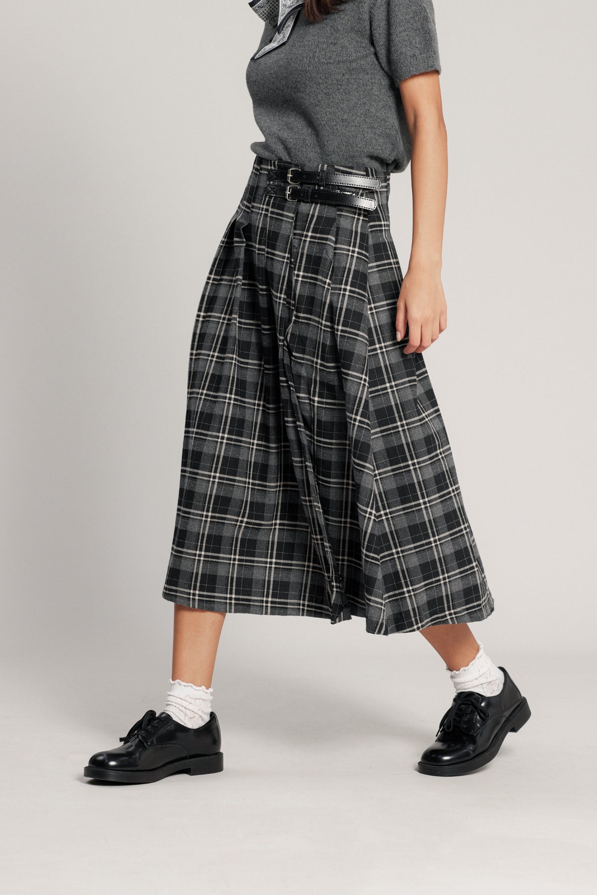 KEMER DETAYLI EKOSE DESENLİ ETEK