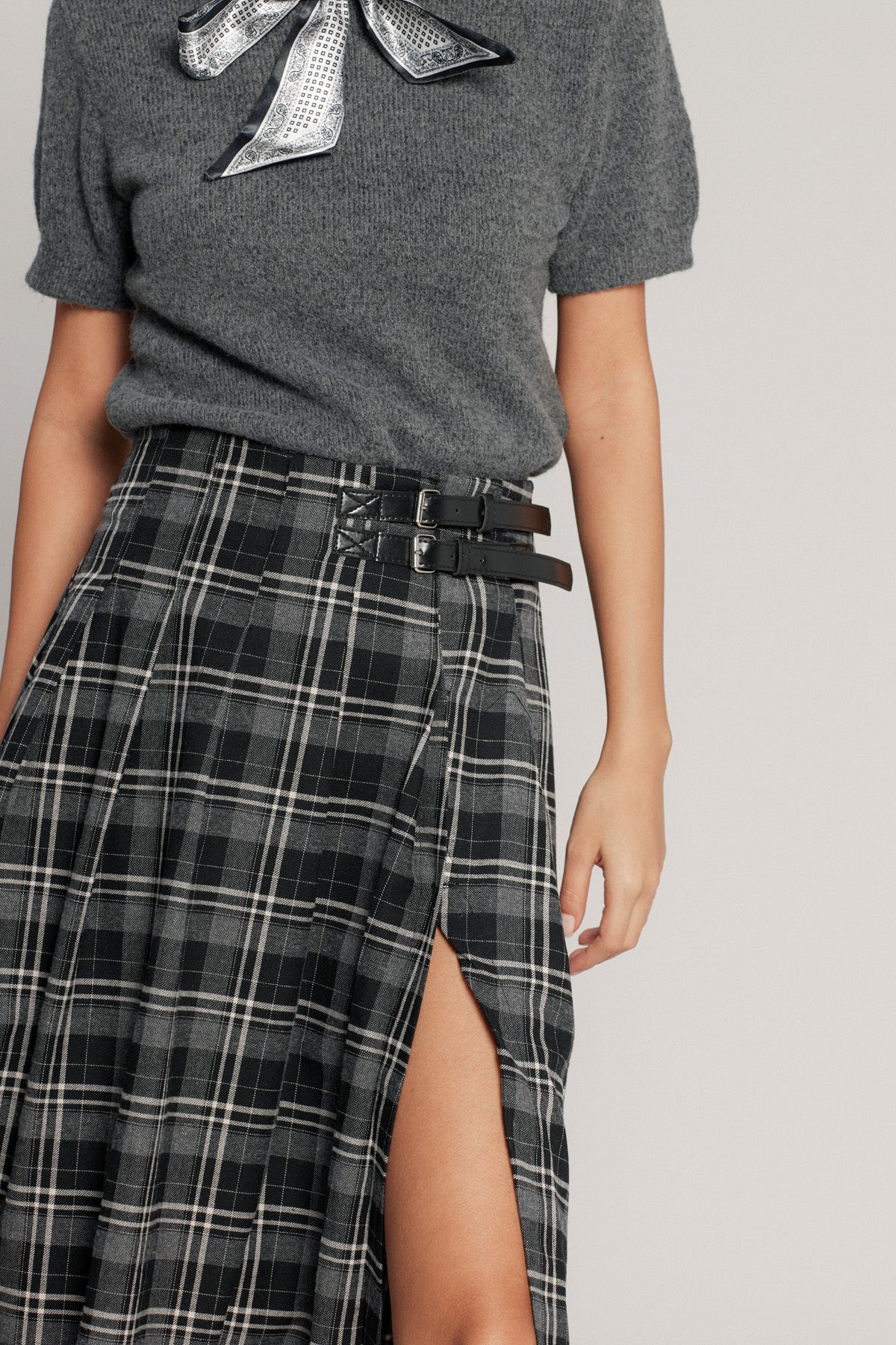 KEMER DETAYLI EKOSE DESENLİ ETEK