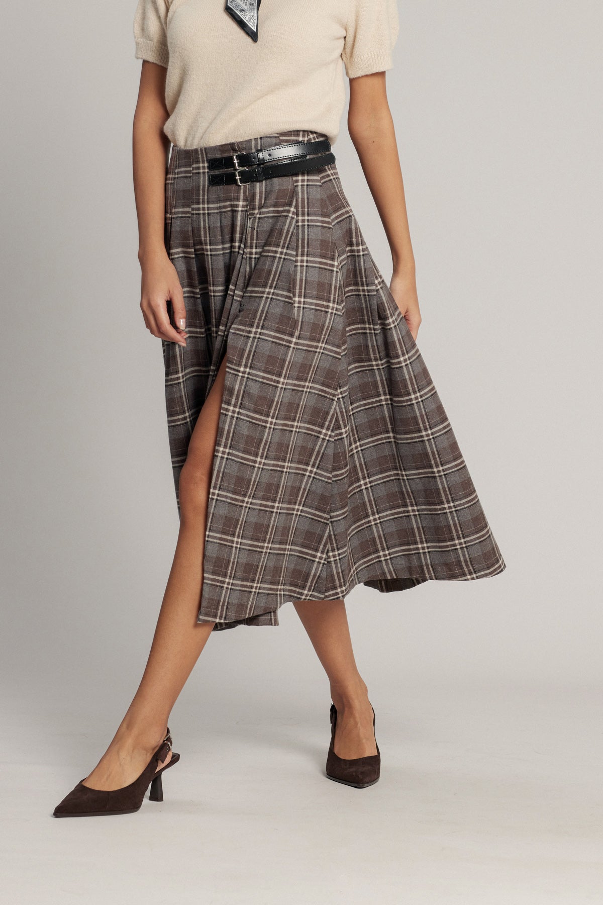 KEMER DETAYLI EKOSE DESENLİ ETEK