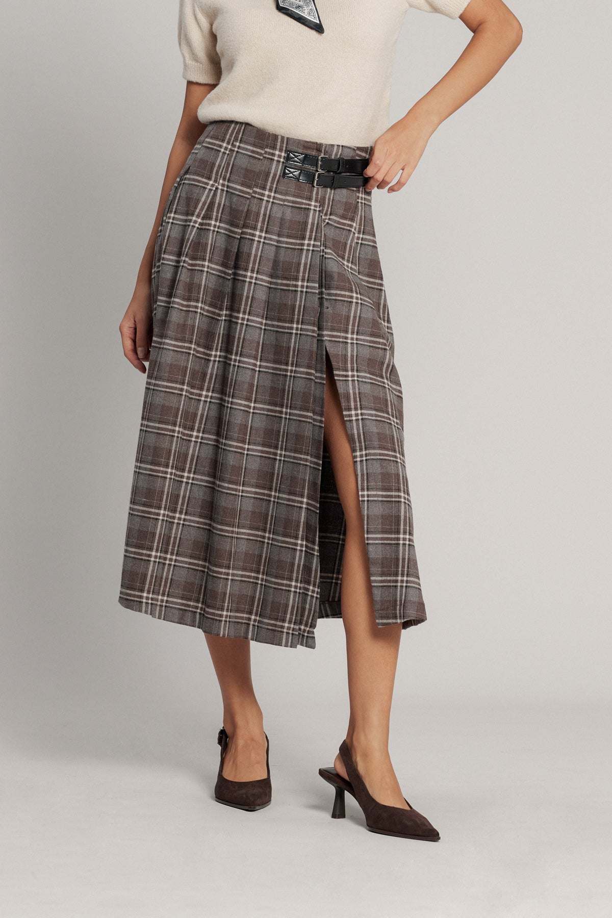 KEMER DETAYLI EKOSE DESENLİ ETEK