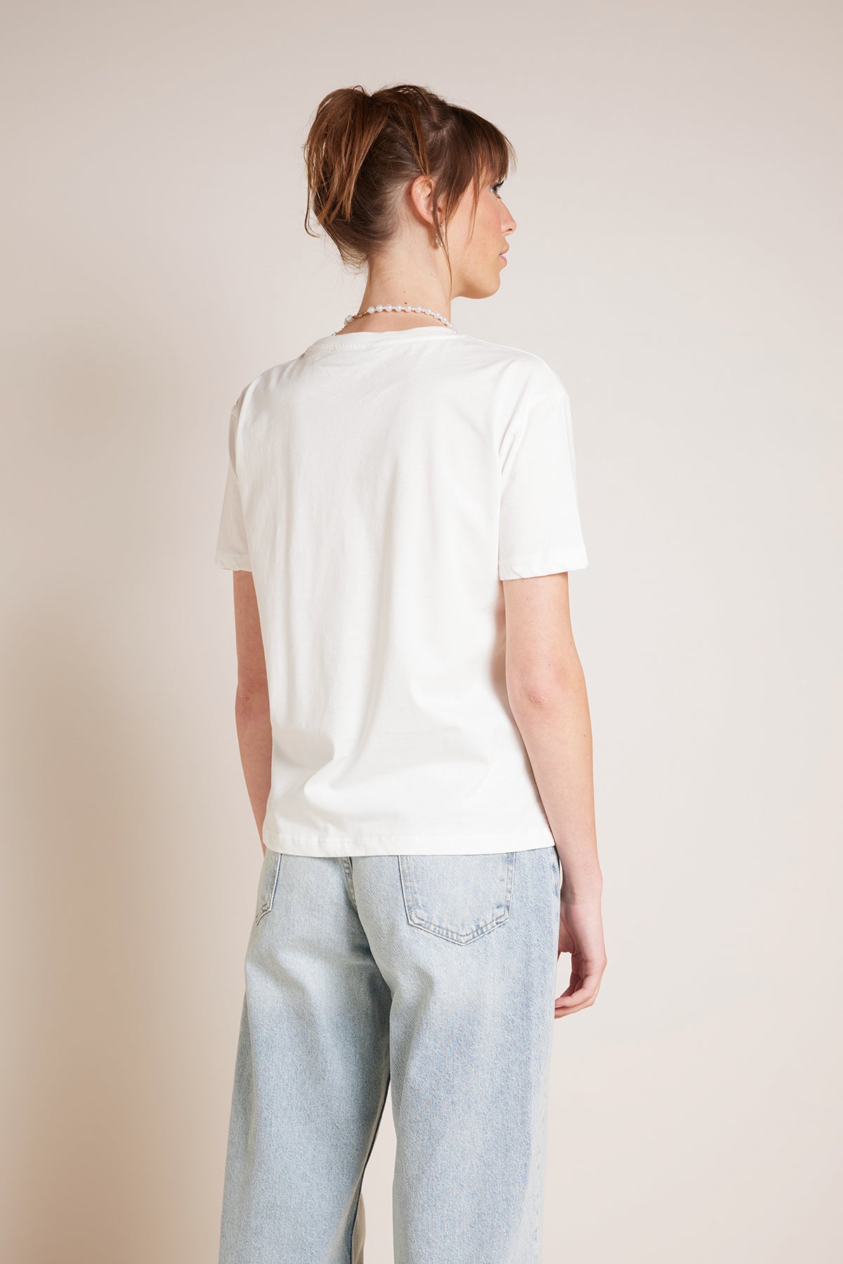 KİRAZ NAKIŞLI BİSİKLET YAKA T-SHIRT