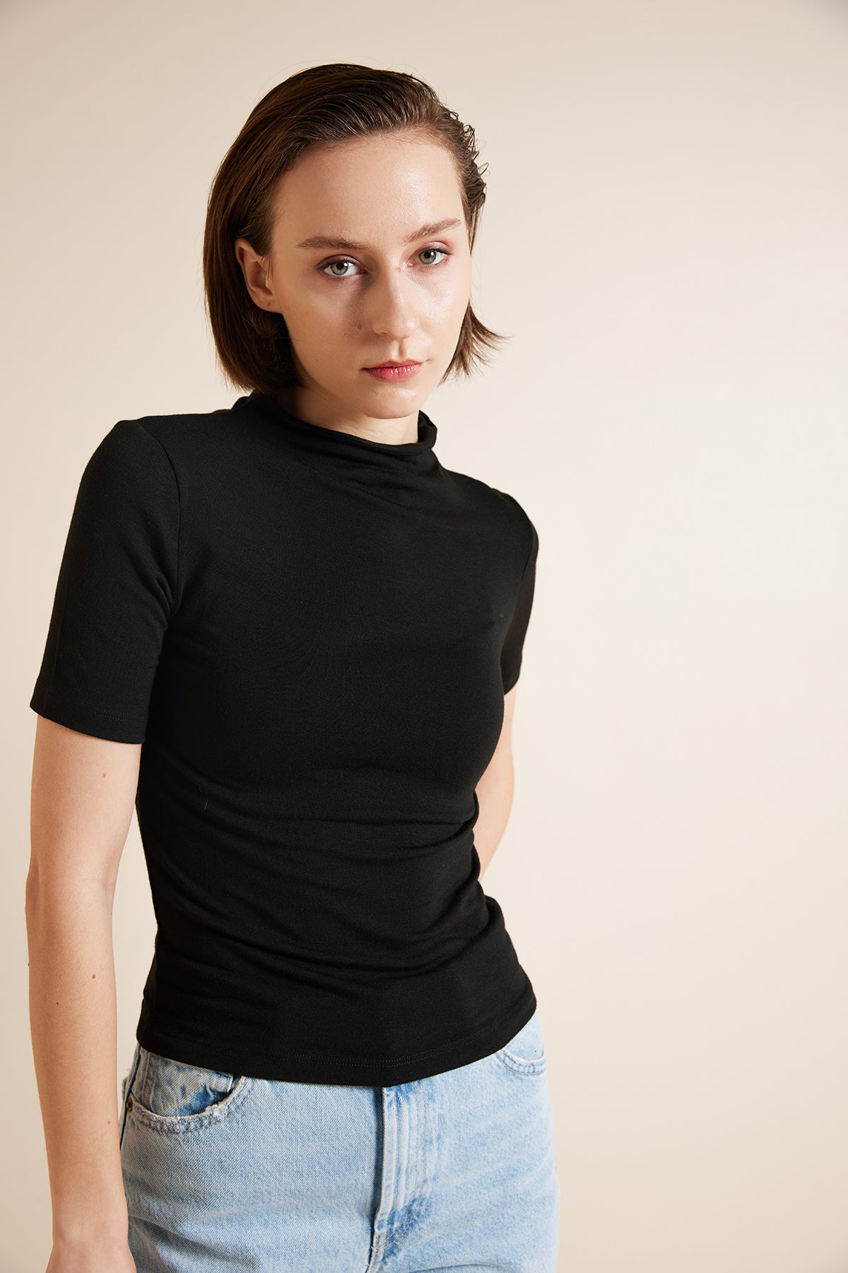 KISA KOLLU BASİC T-SHIRT